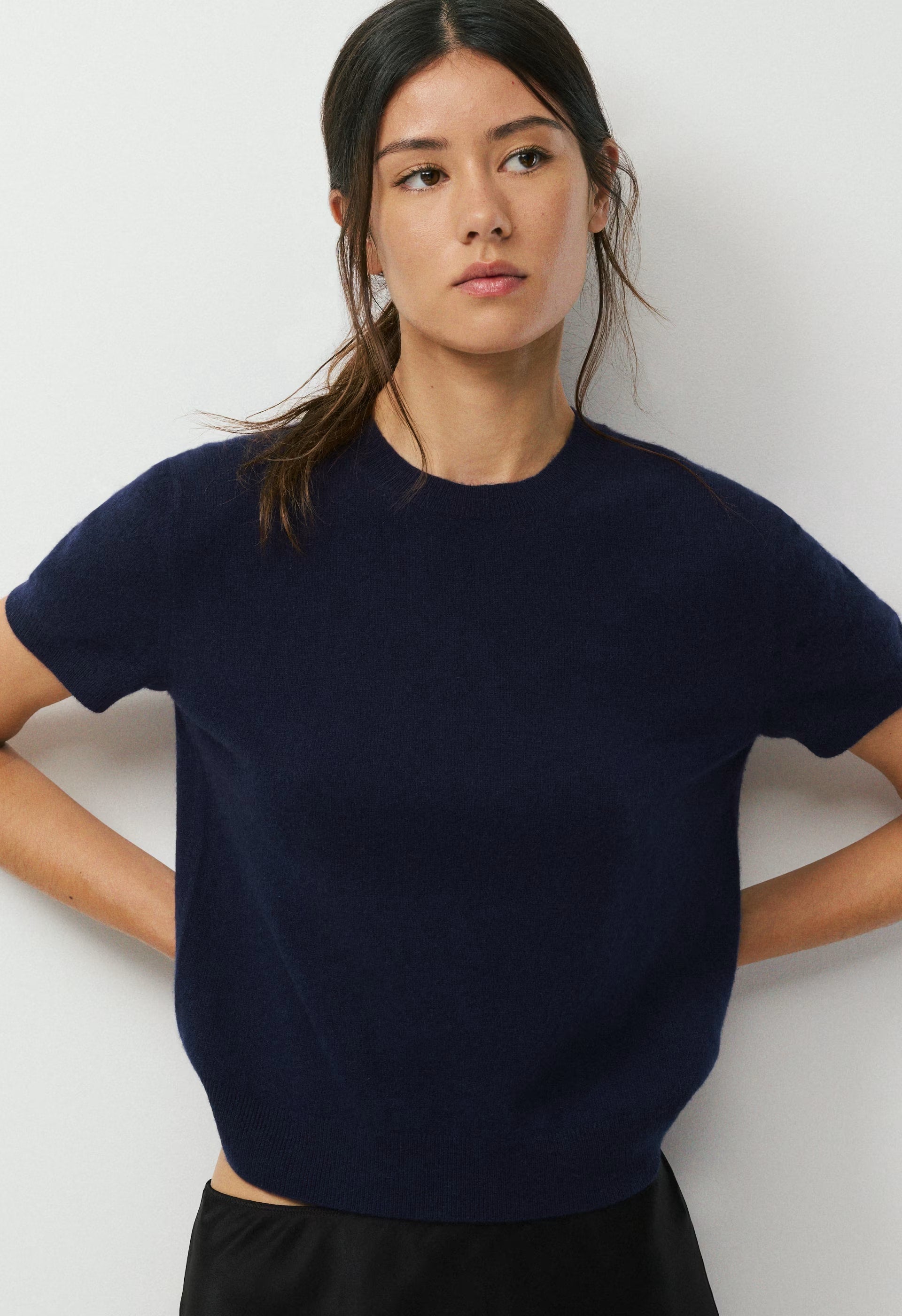 Bare Cashmere Bloor Shortsleeve Sweater - ADMIRAL NAVY