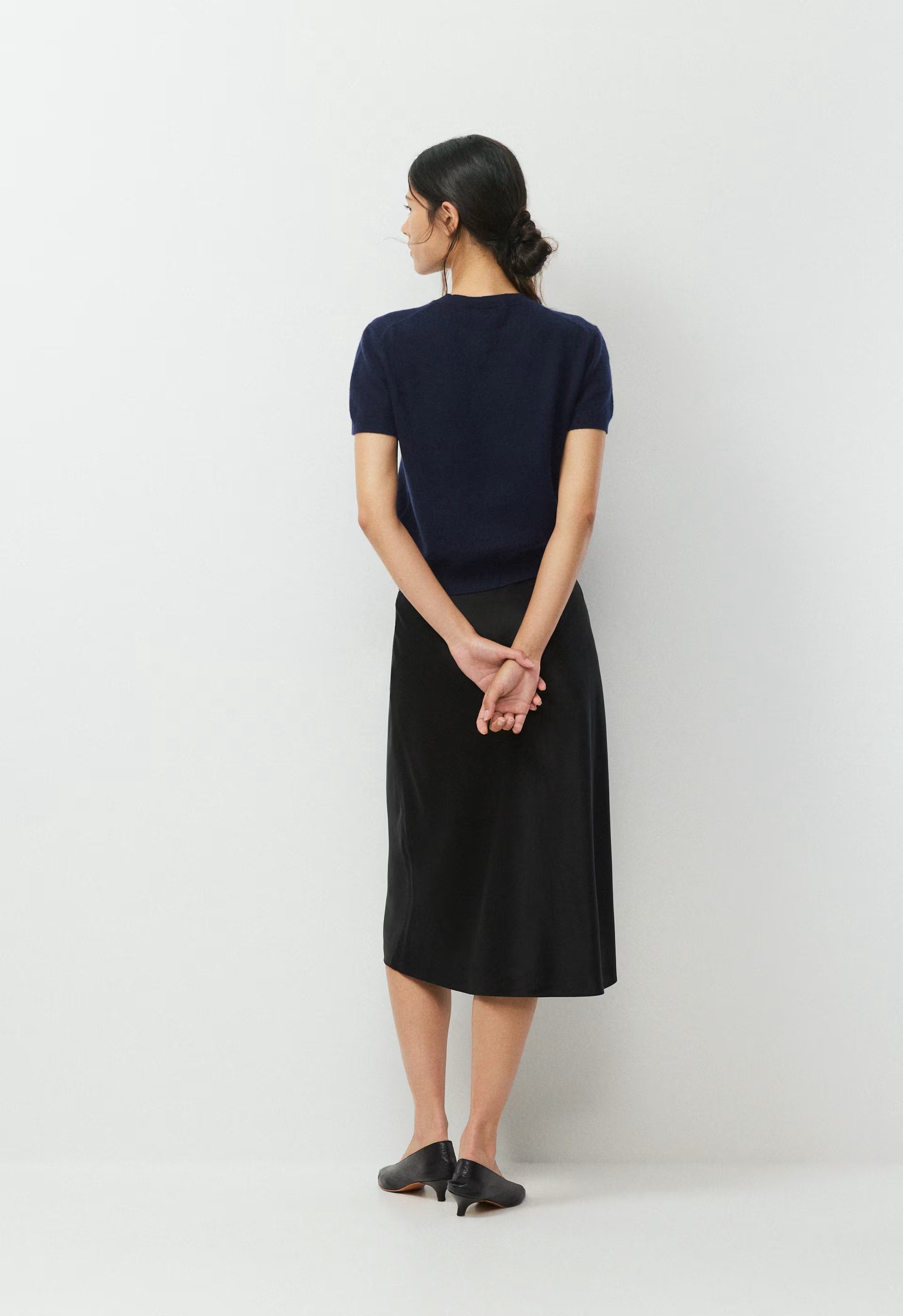 Bare Cashmere Bloor Shortsleeve Sweater - ADMIRAL NAVY