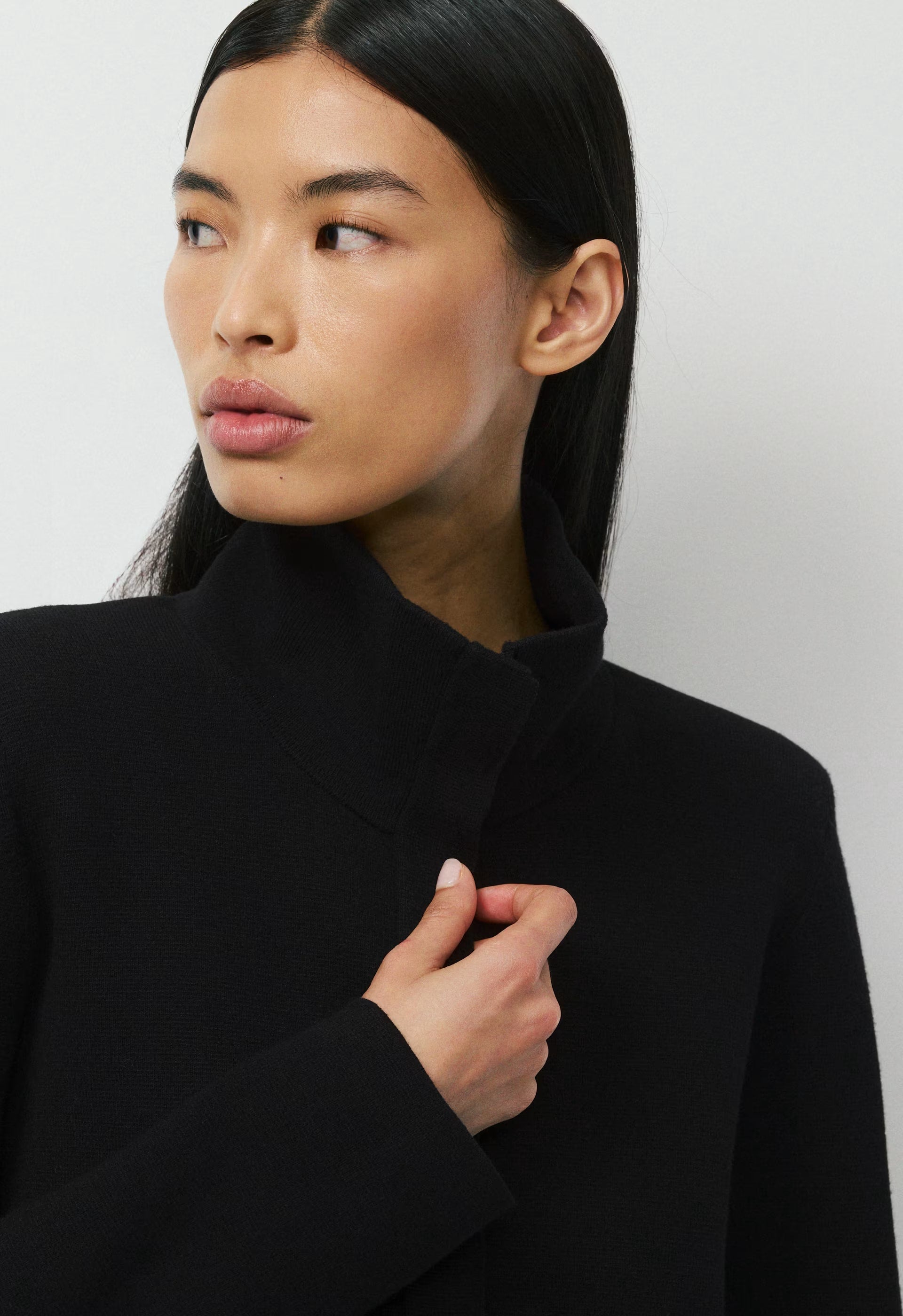 Quorum Cardigan - Wonder Yarn - BLACK