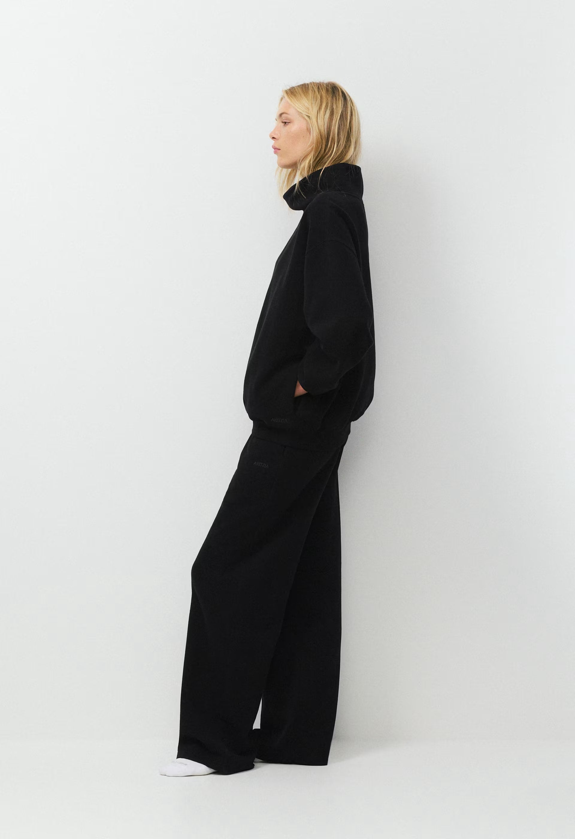 Cozy Sweatfleece Mega Funnel Neck - BLACK