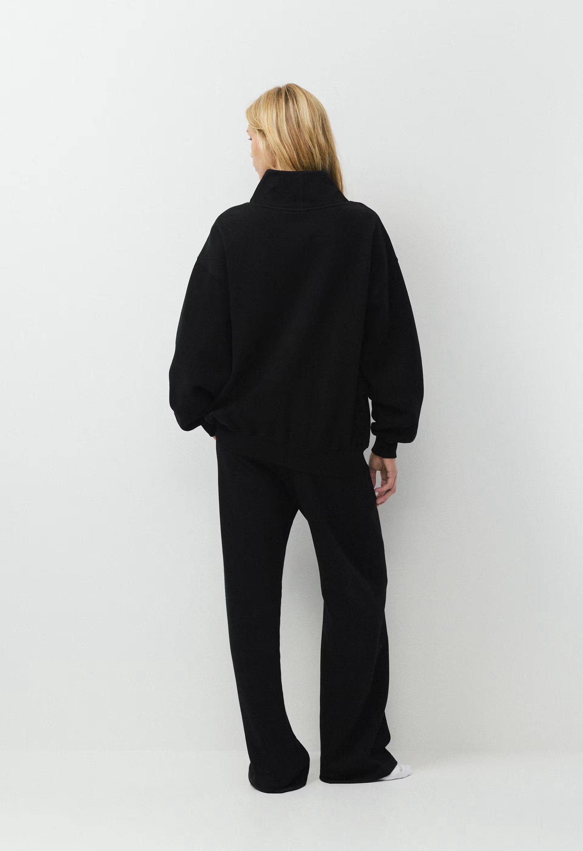 Cozy Sweatfleece Mega Funnel Neck - BLACK