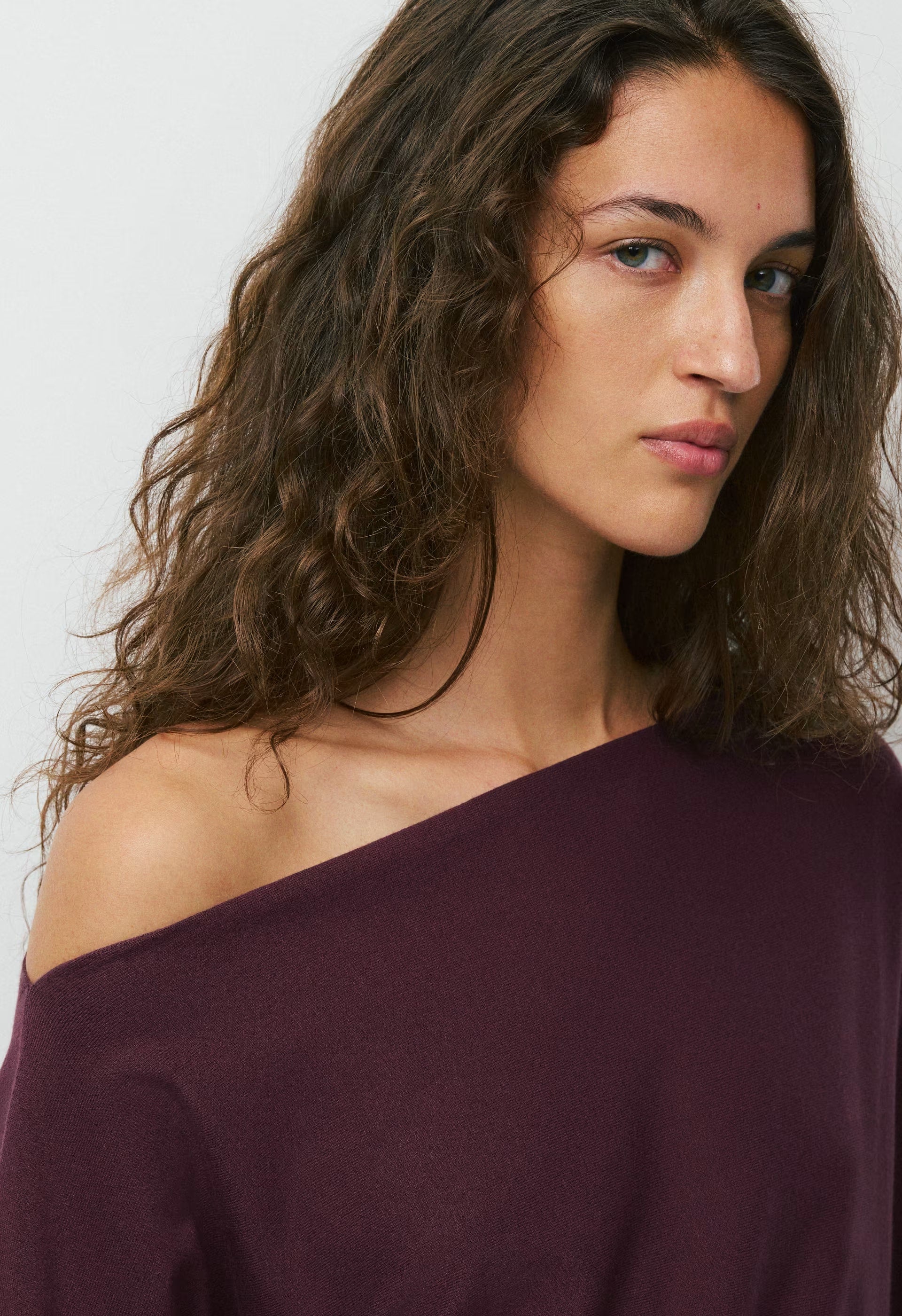 Inspiration Sweater - Wonder Yarn - GALA PLUM