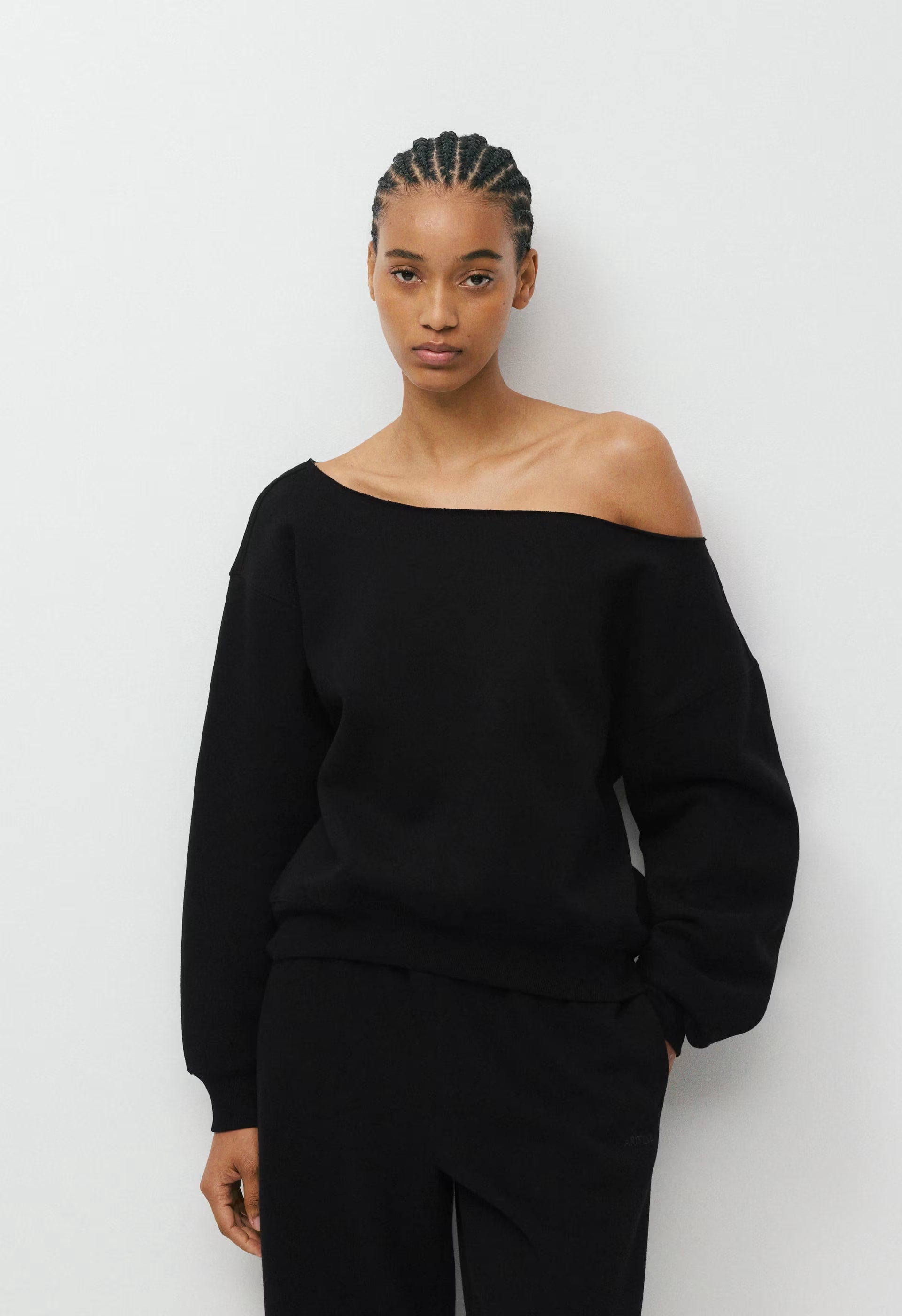 Cozy Sweatfleece BF Off-Shoulder Sweatshirt - BLACK
