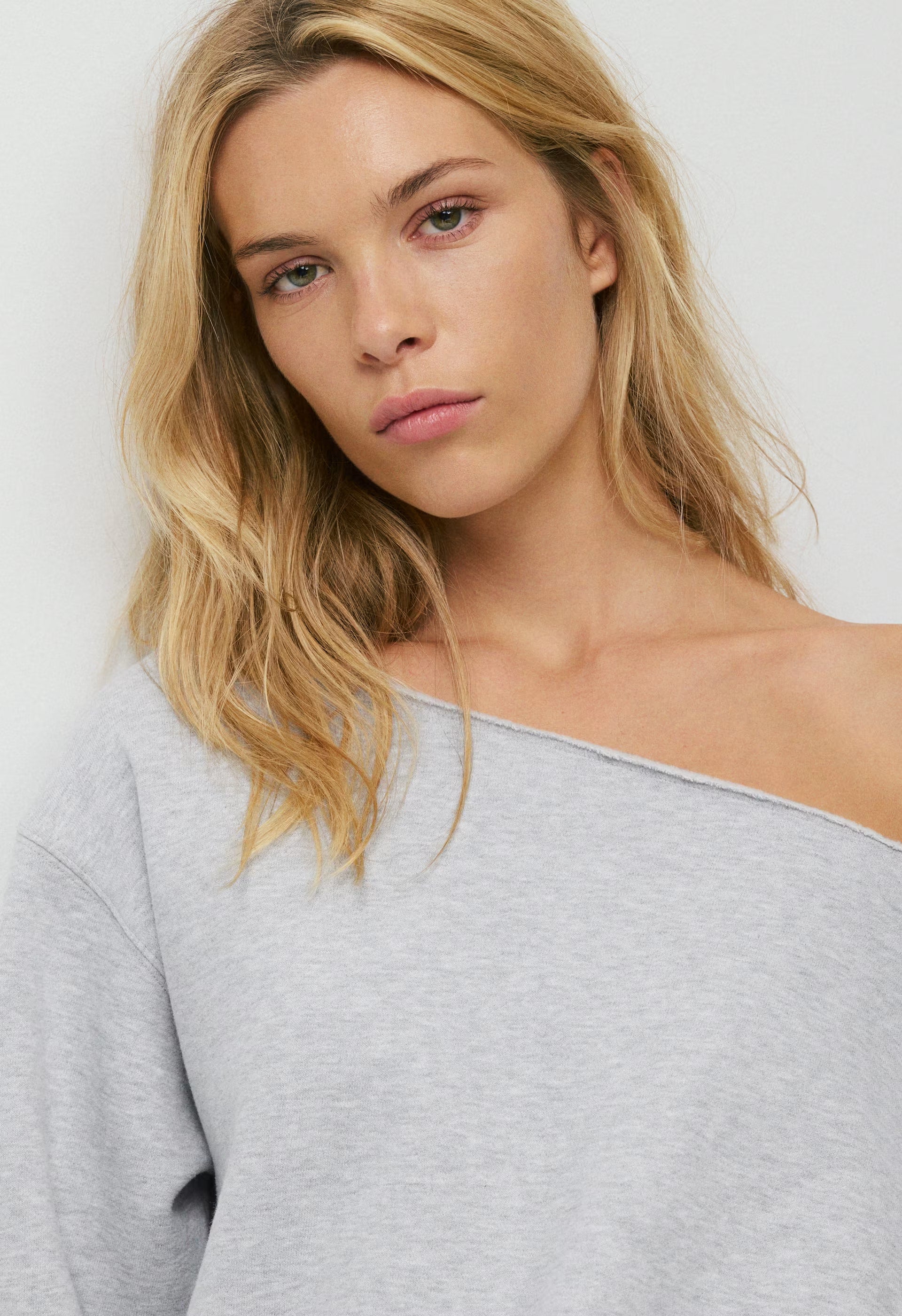 Cozy Sweatfleece BF Off-Shoulder Sweatshirt - HEATHER CHROME