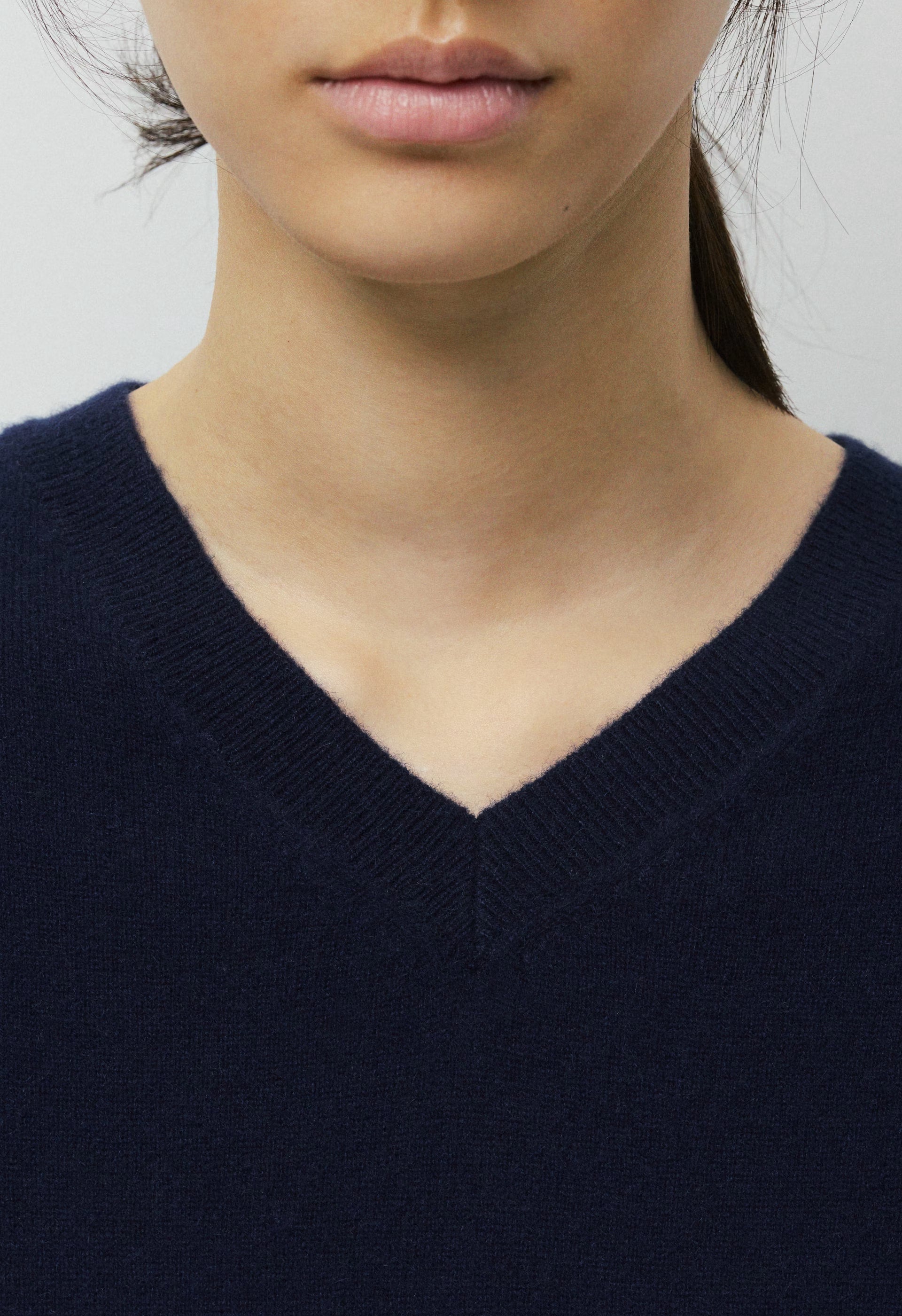 Bare Cashmere Patron Sweater - ADMIRAL NAVY