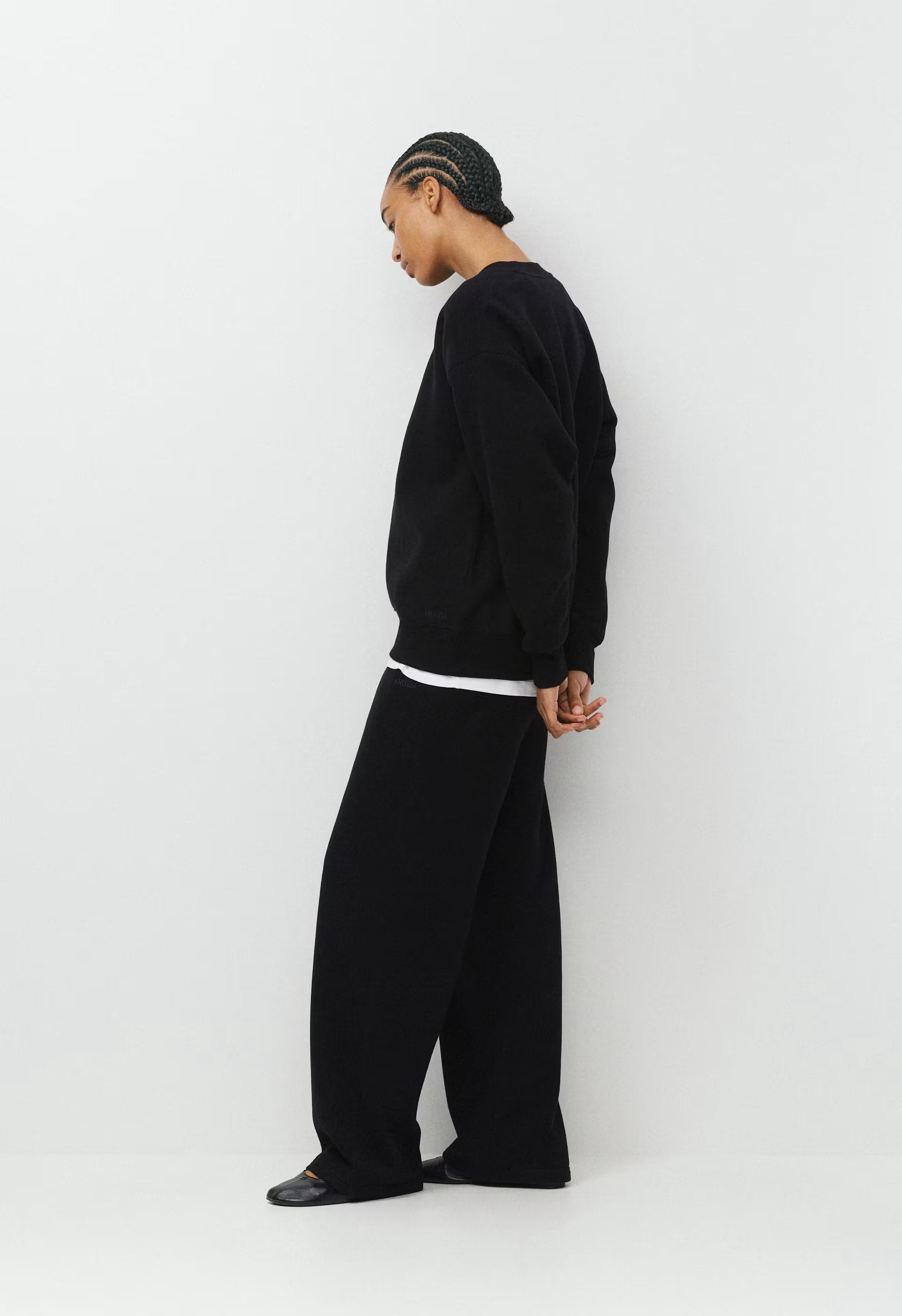 Cozy Sweatfleece Boyfriend Crew Sweatshirt - BLACK