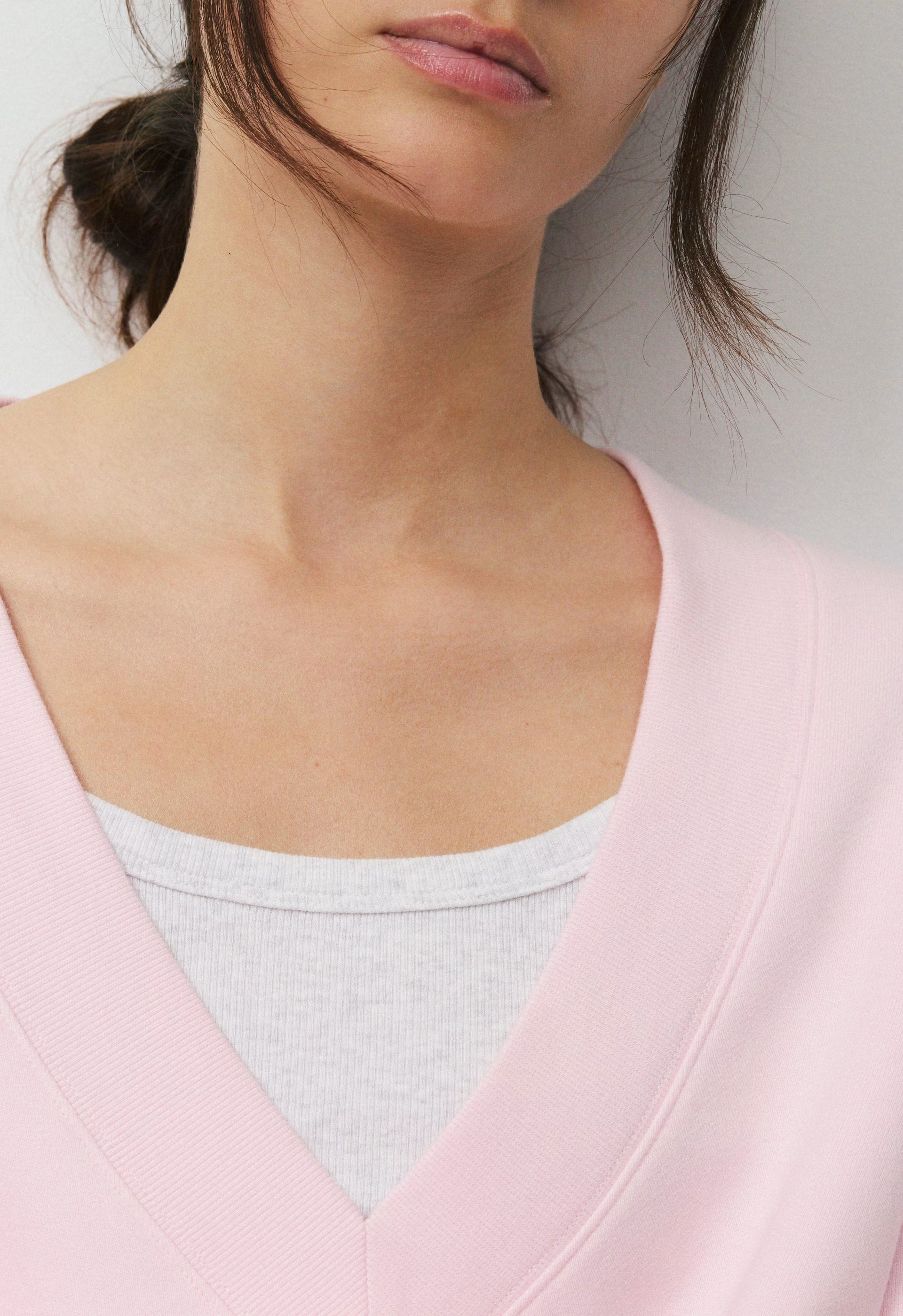 Cozy Sweatfleece Mega V-Neck Sweatshirt - MAGNOLIA
