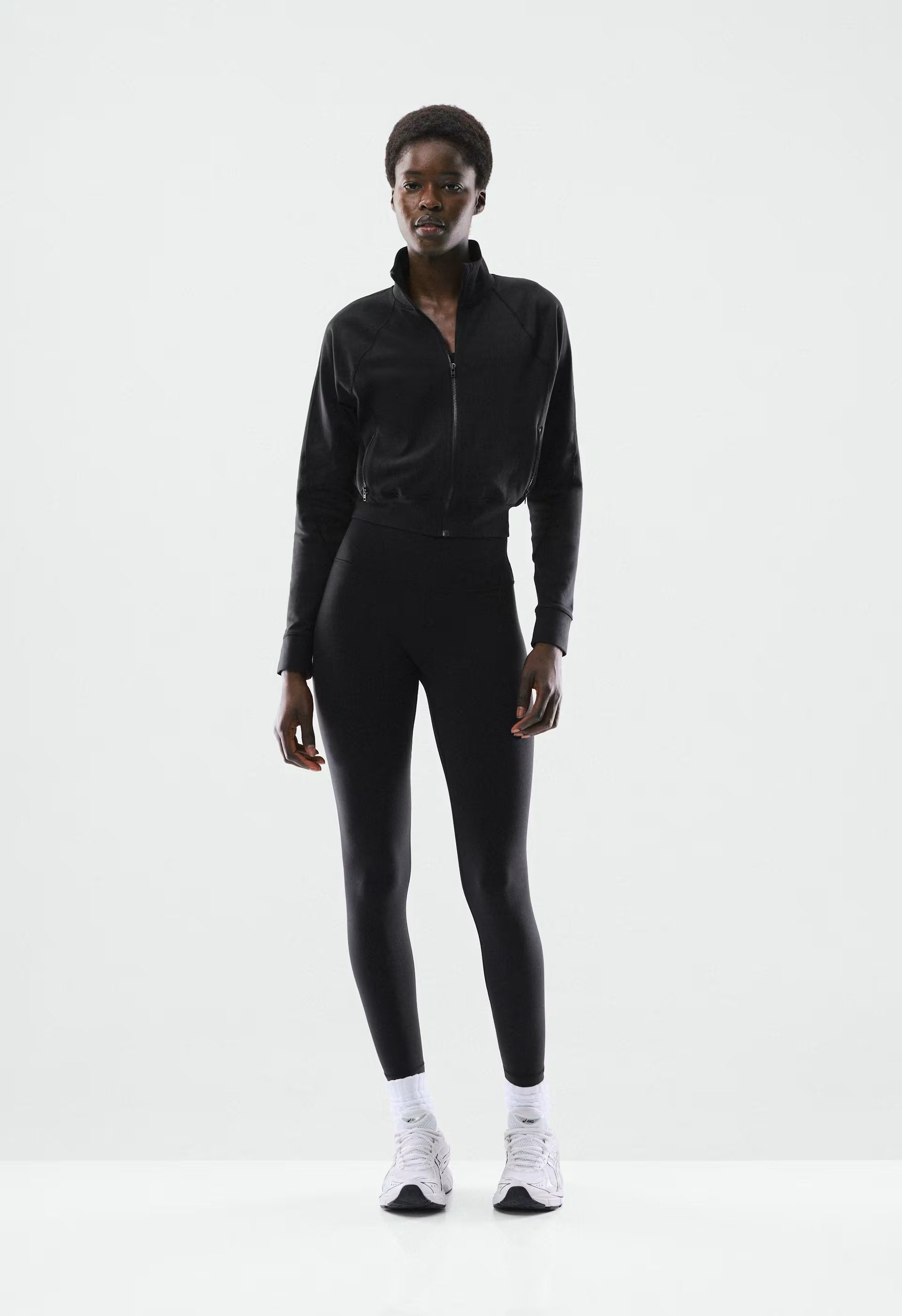 LIFE Sierra Zip-Up - BLACK