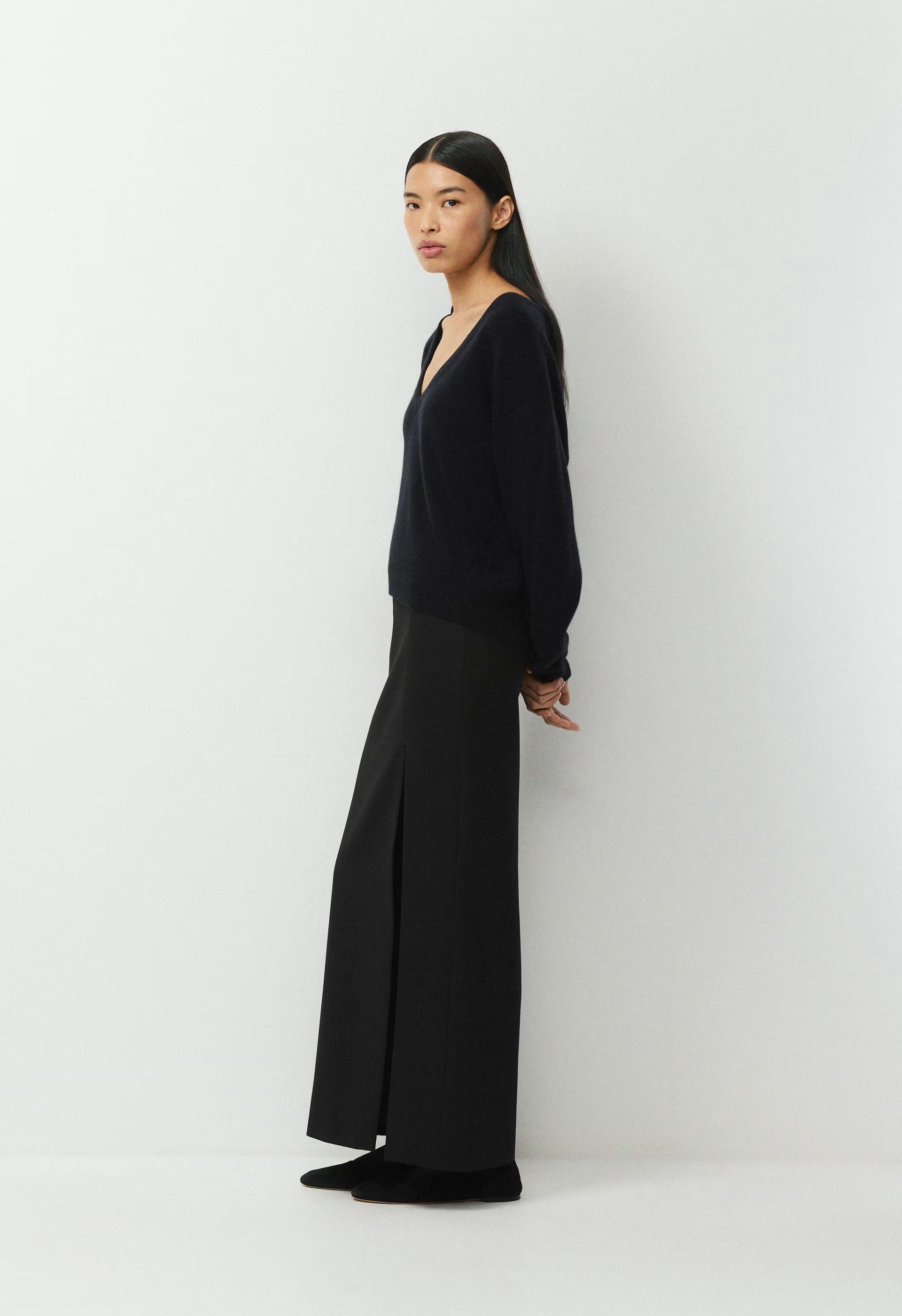 Essential Wool Cashmere Depth Sweater - BLACK