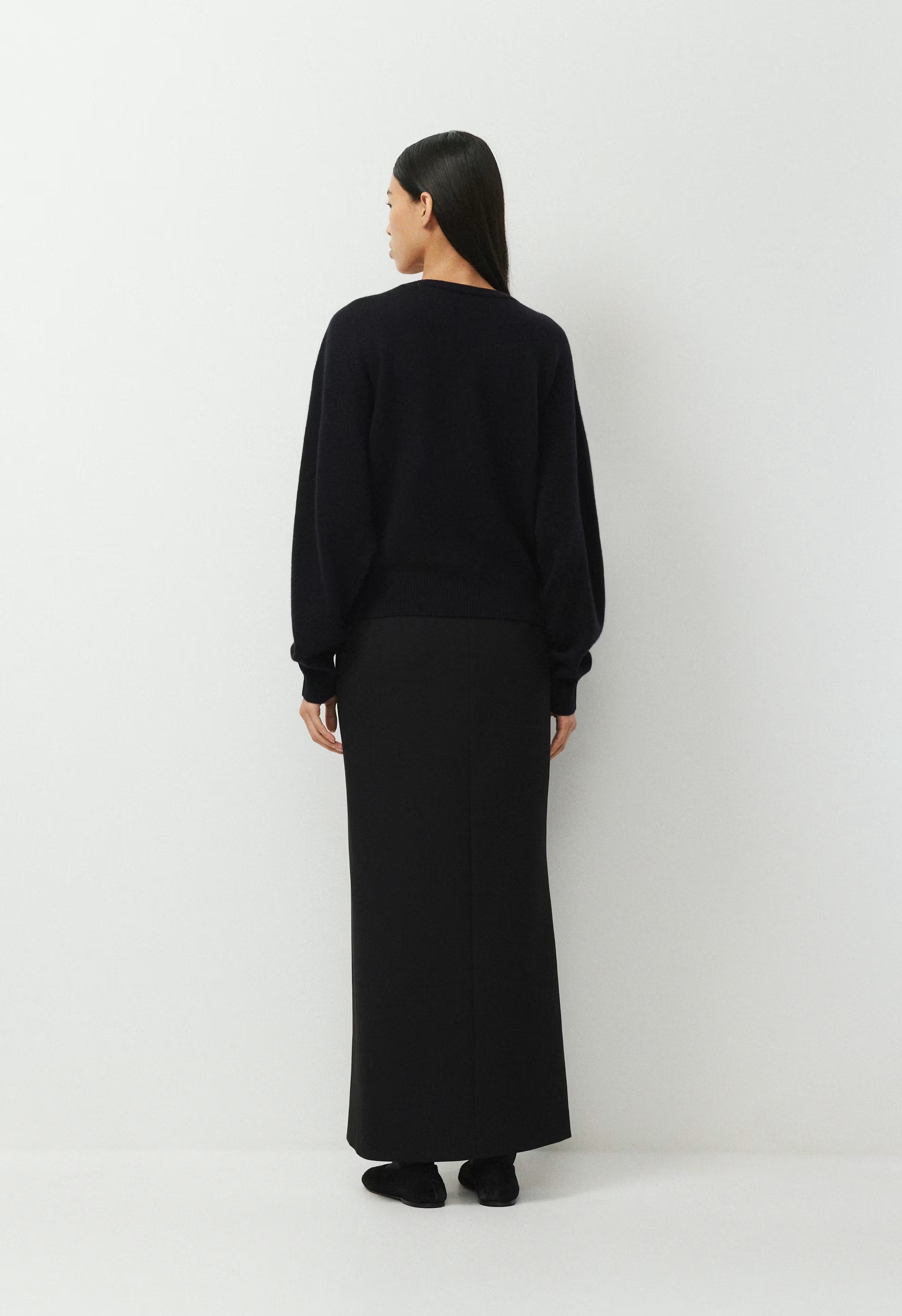 Essential Wool Cashmere Depth Sweater - BLACK