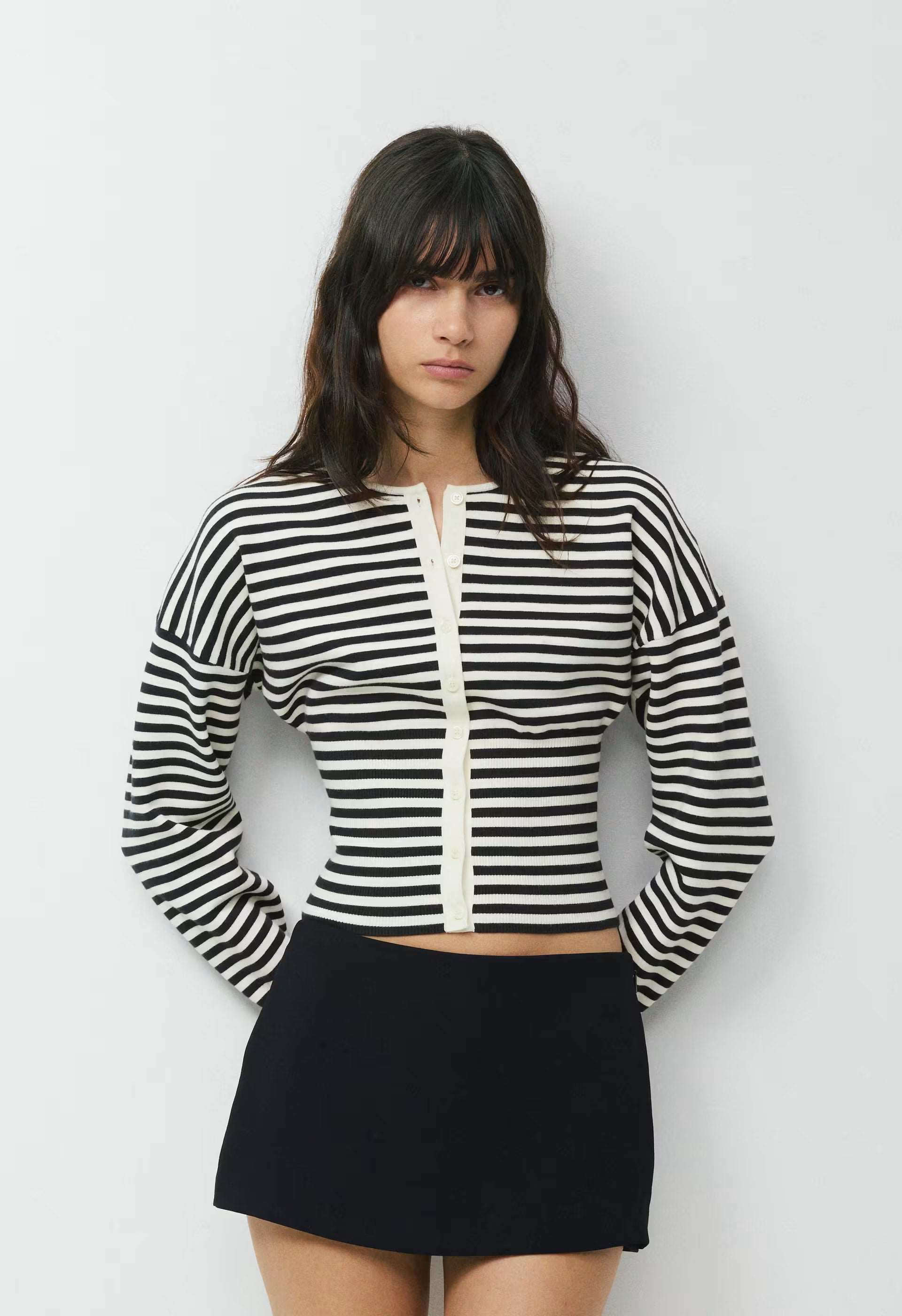 Golightly Cardigan - Wonder Yarn - LT BIRCH/ DK NGHT NVY