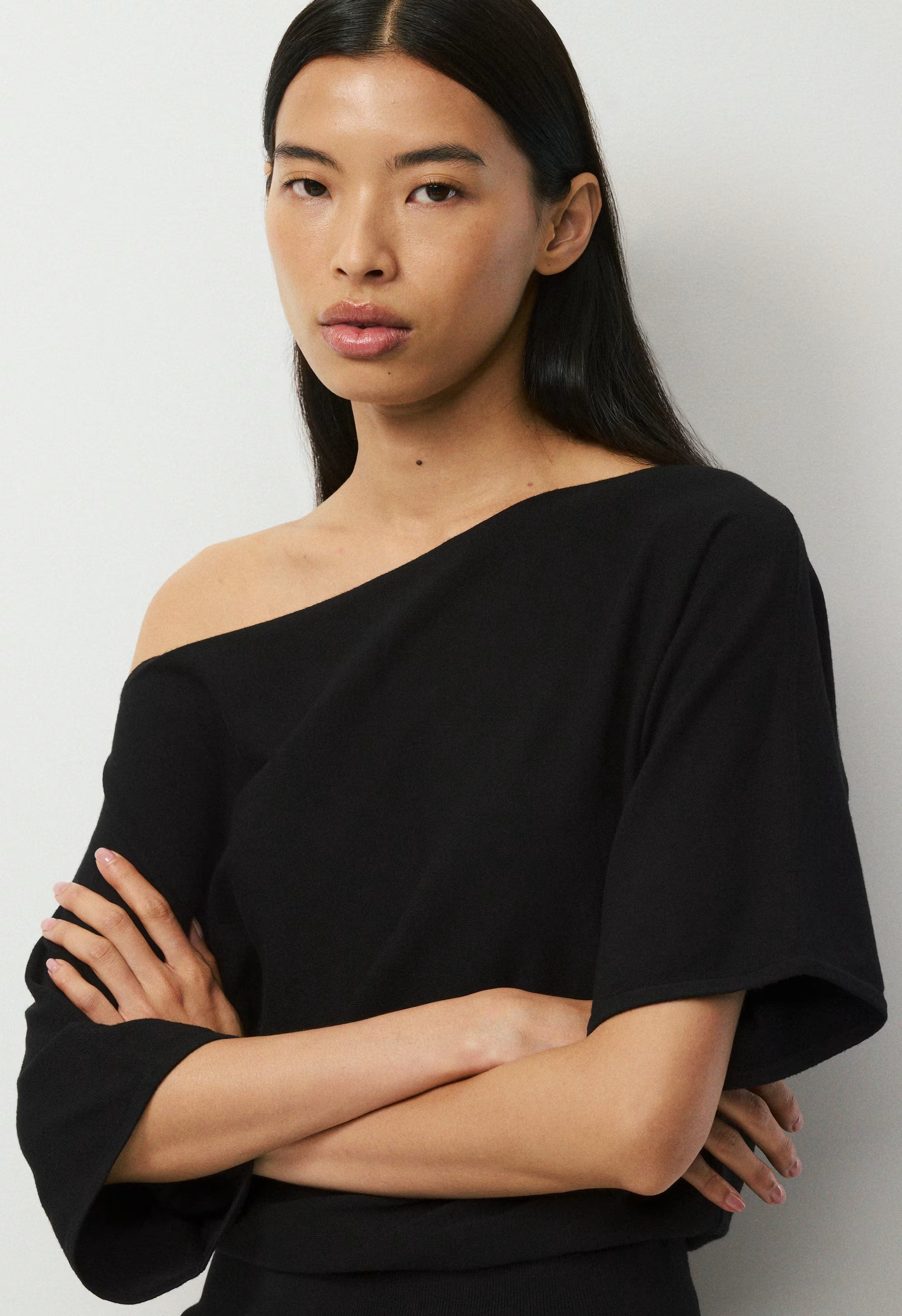 Precedent Sweater - Wonder Yarn - BLACK