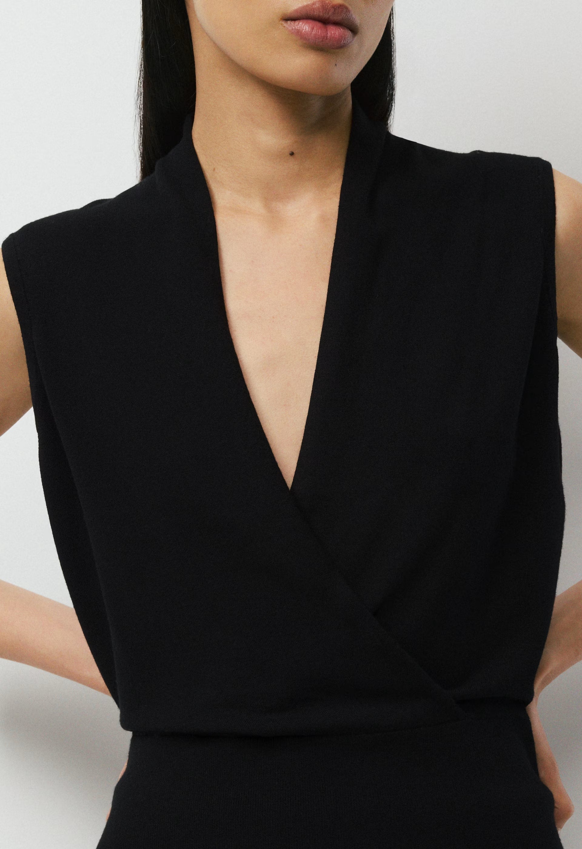Vicinity Top - Wonder Yarn - BLACK