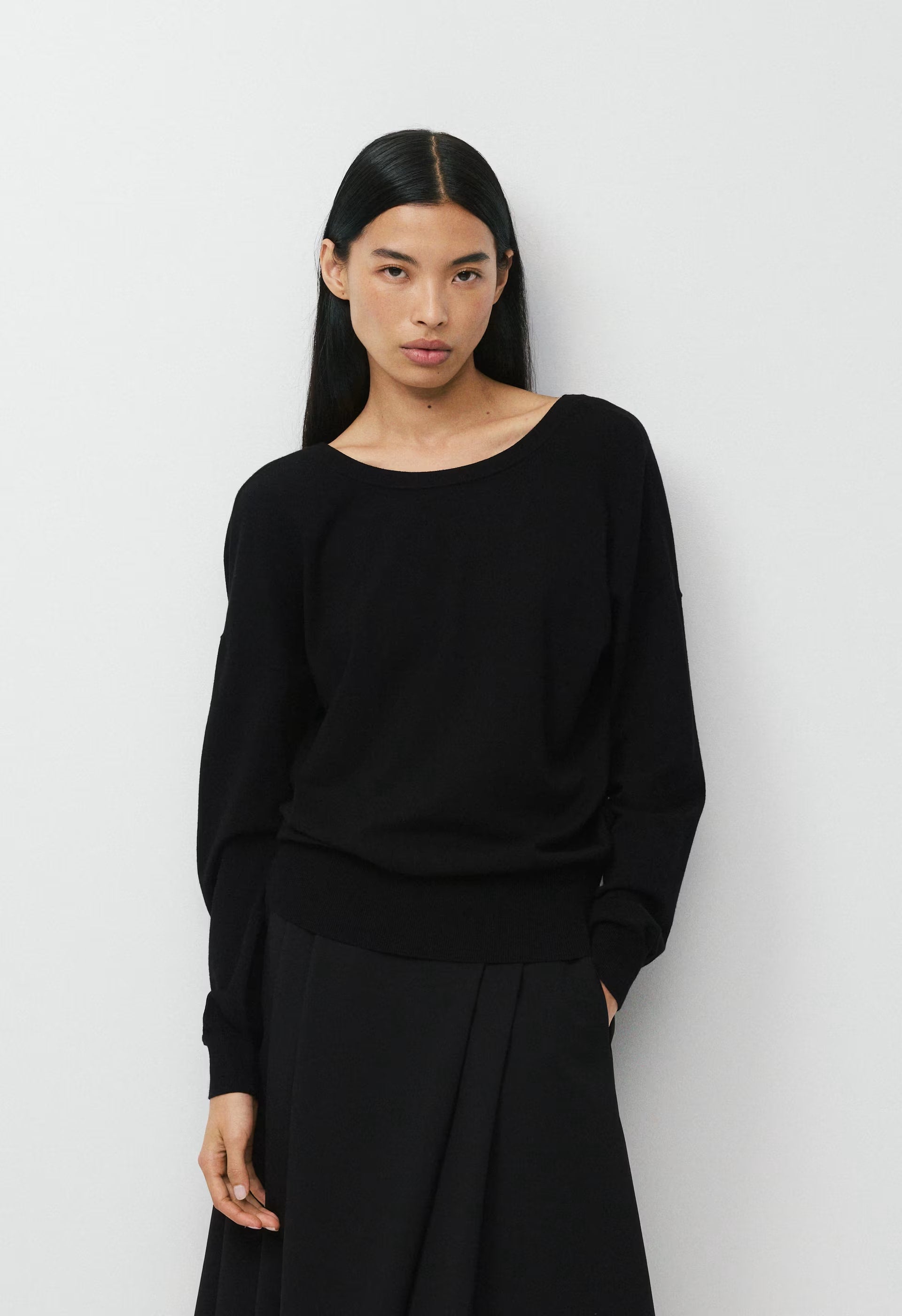 Schema Sweater - Wonder Yarn - BLACK