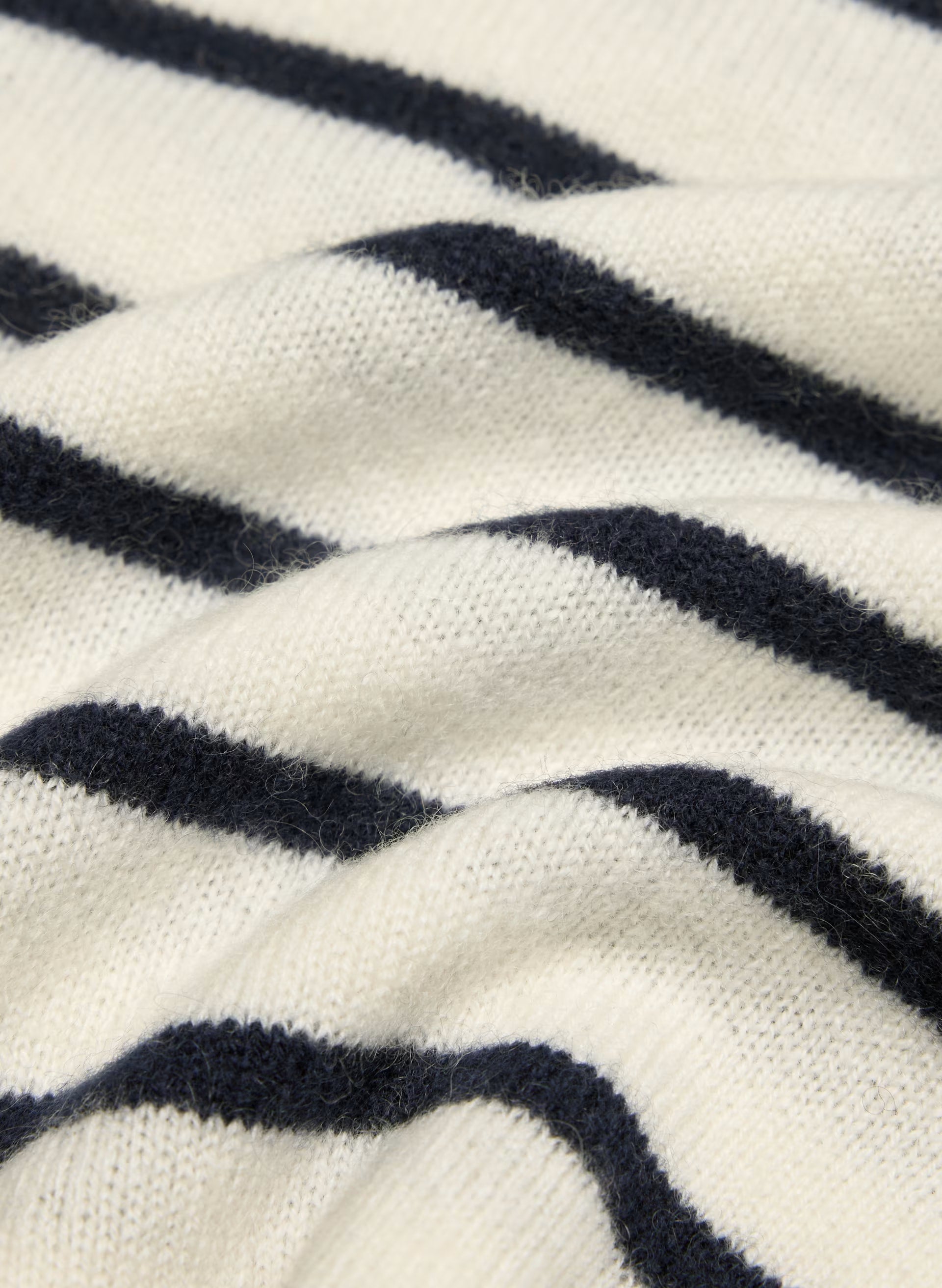 Bare Cashmere Bloor Shortsleeve Sweater - LGHT BRCH/ADML NVY