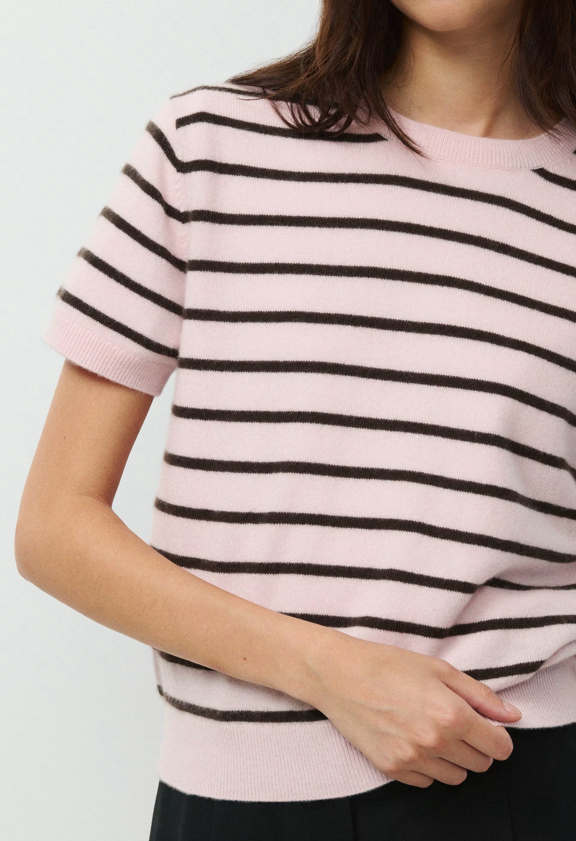 Bare Cashmere Bloor Shortsleeve Sweater - MGNOLIA/CACAO NIB BRWN