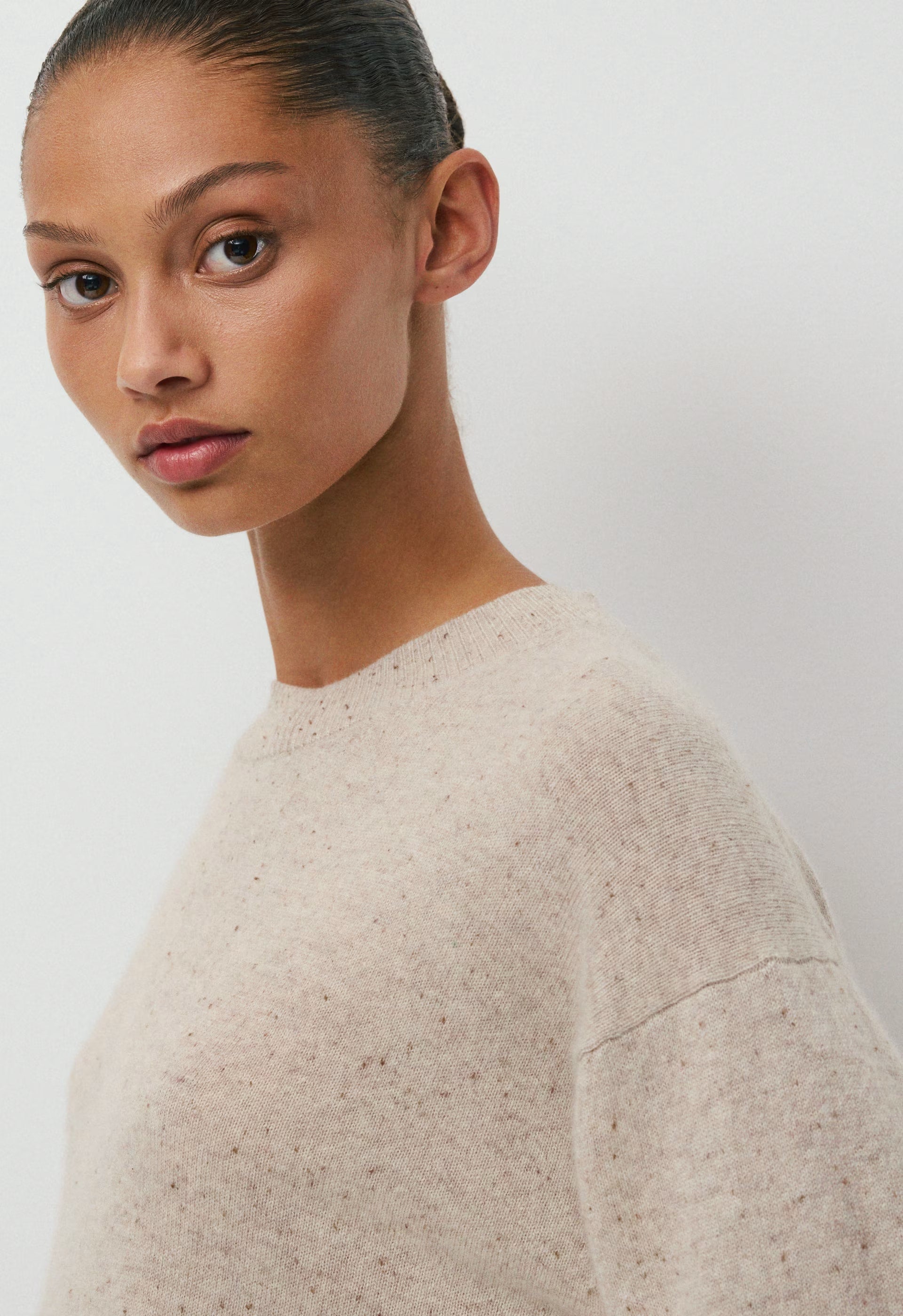 Bare Cashmere Meticulous Sweater - SPECKLED MRCN BEIGE