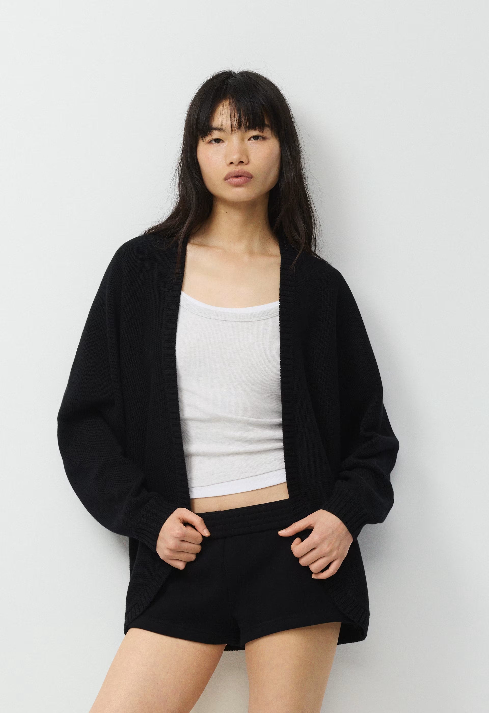 Gramercy Below Bum Shrug - BLACK