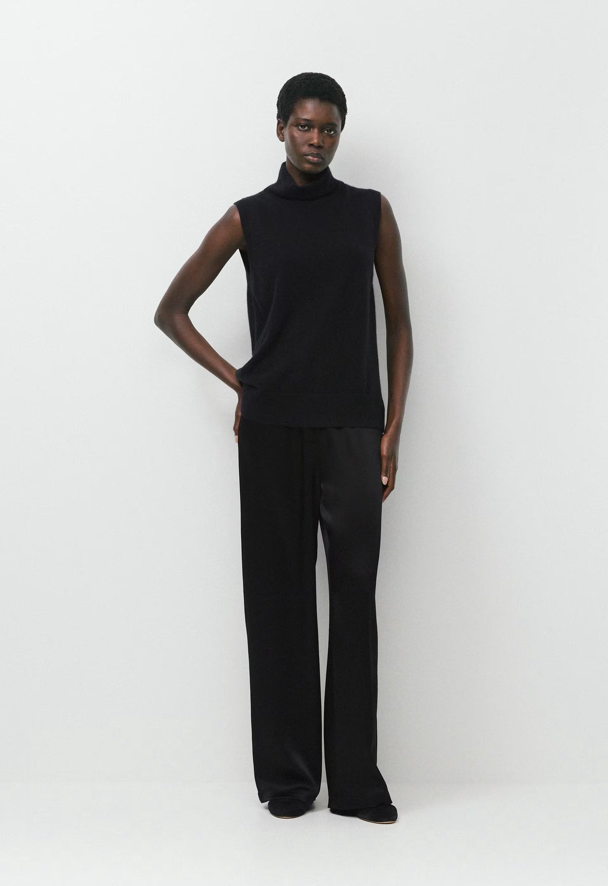 Bare Cashmere Opus Mockneck - BLACK