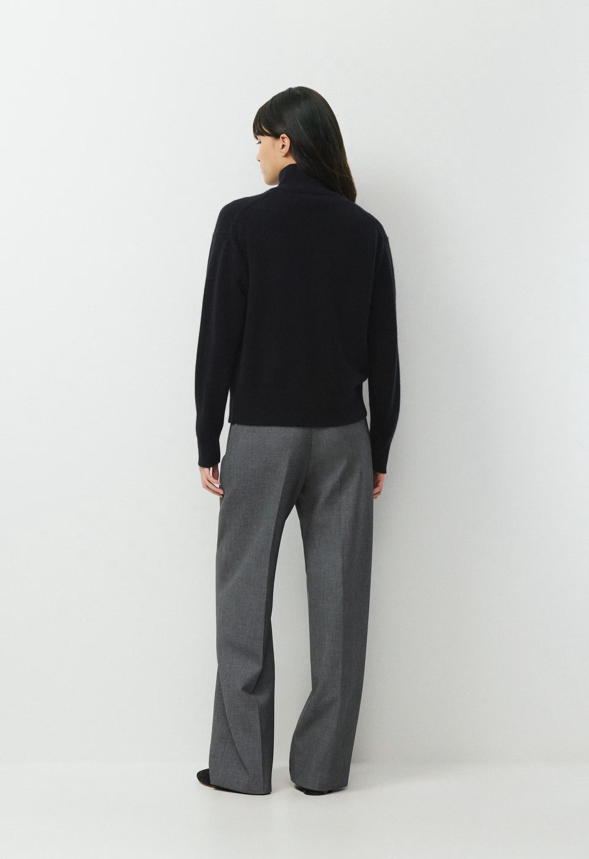 Essential Cashmere Metaphor Sweater - BLACK