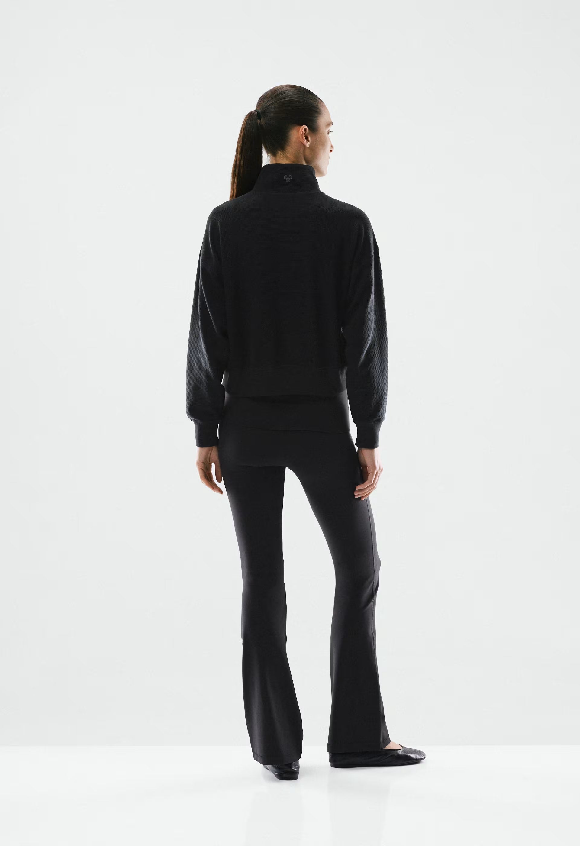 Wafflex Karma Sweater - BLACK