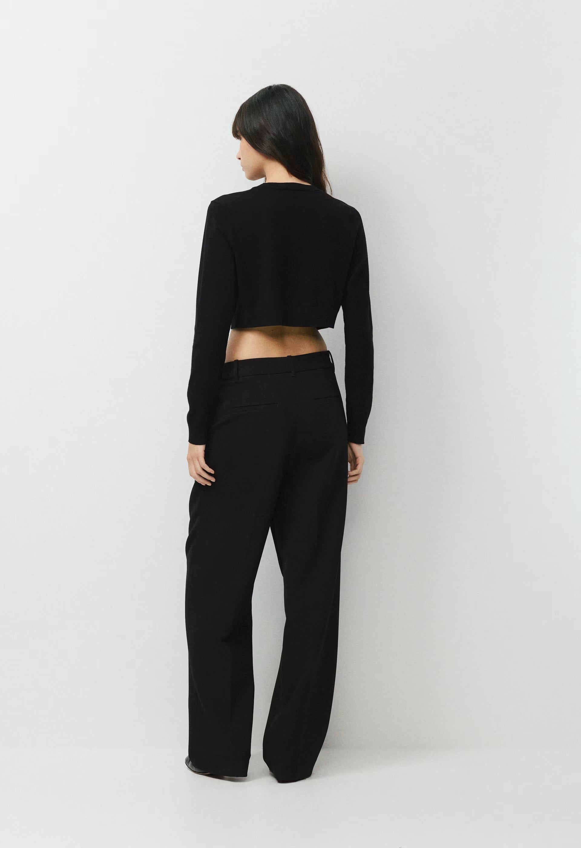 Biscuit Cardigan - Wonder Yarn - BLACK