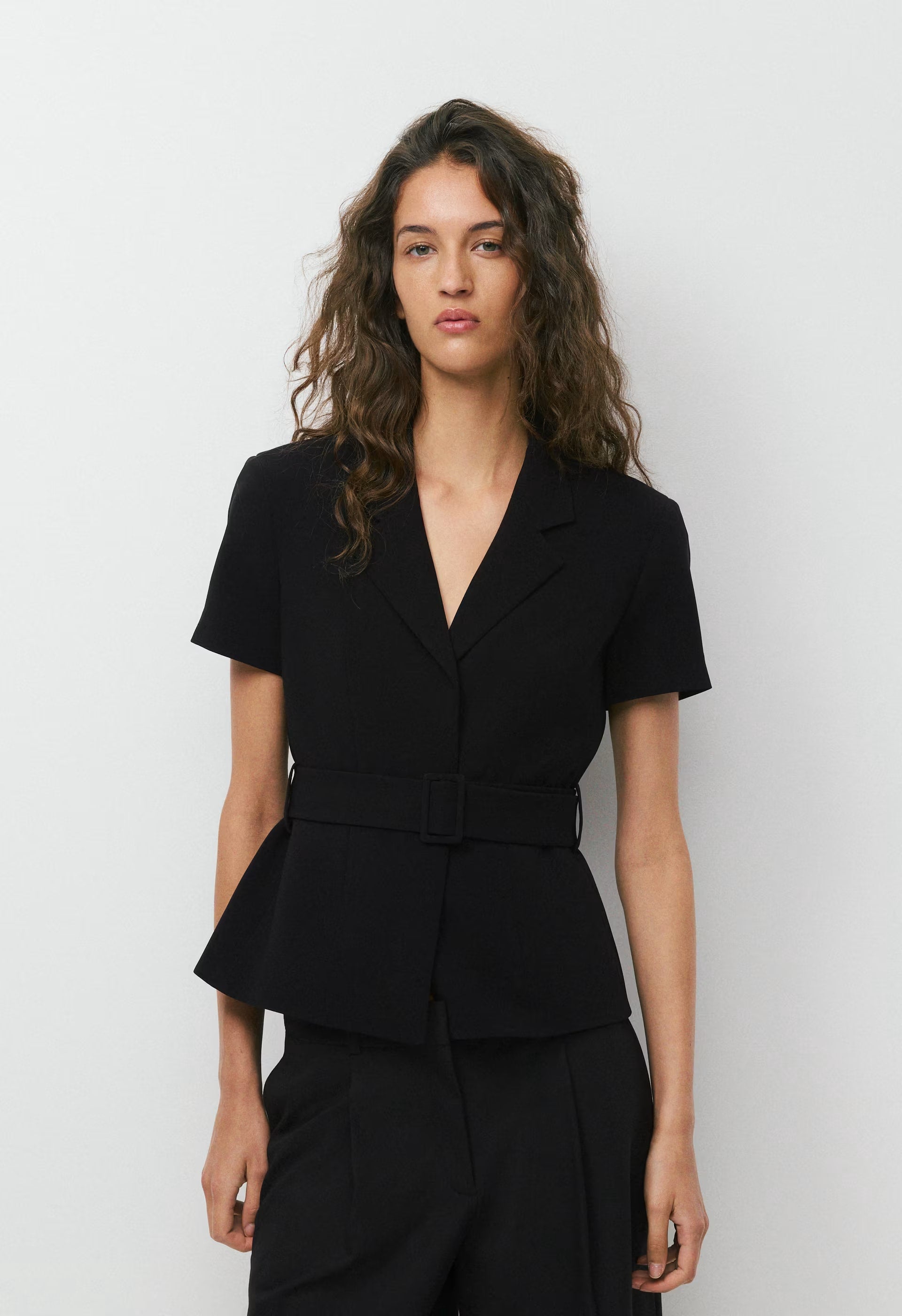 Brynn Shortsleeve Blazer - Sway Crepe - BLACK