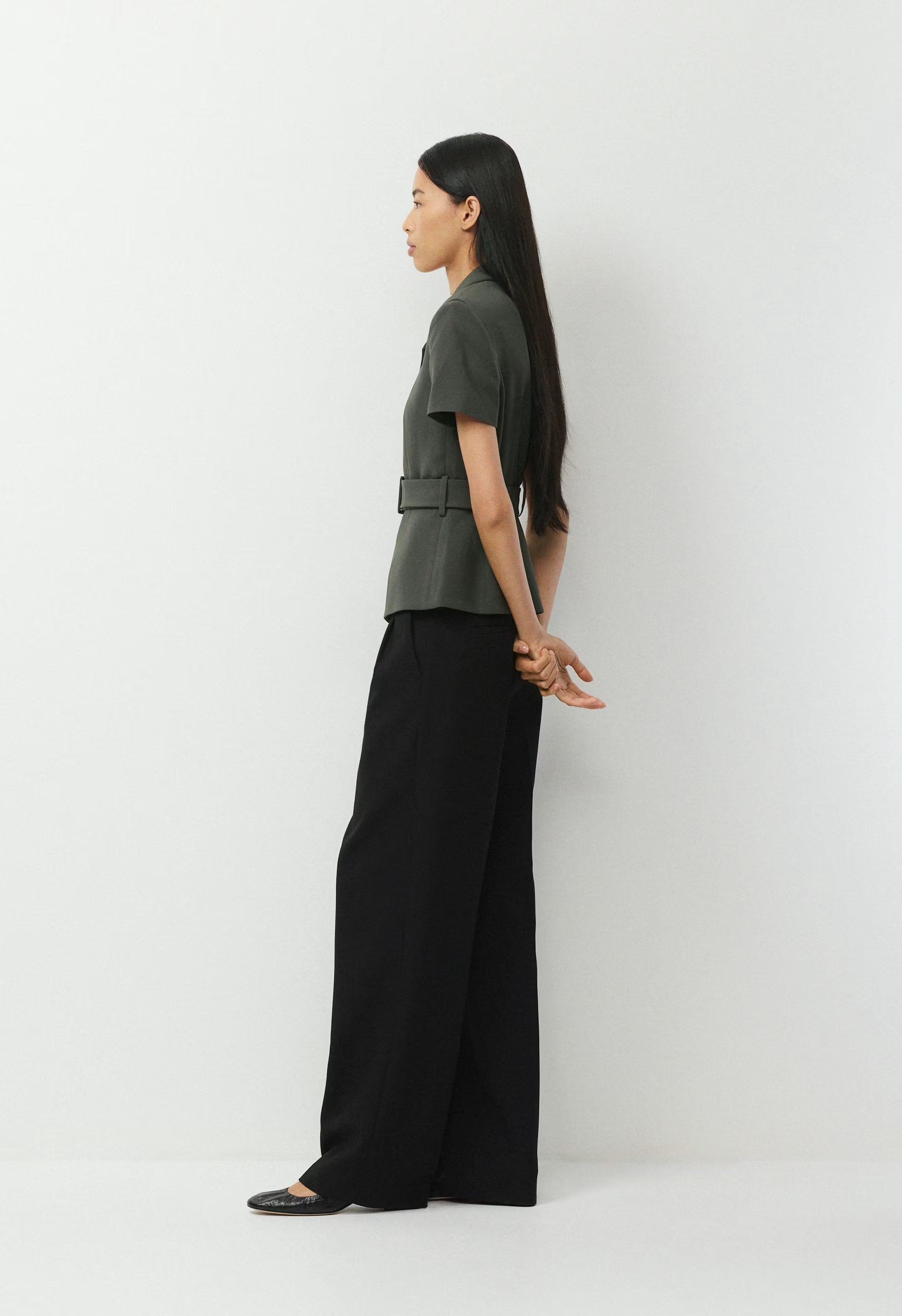 Brynn Shortsleeve Blazer - Sway Crepe - FLINT GREEN