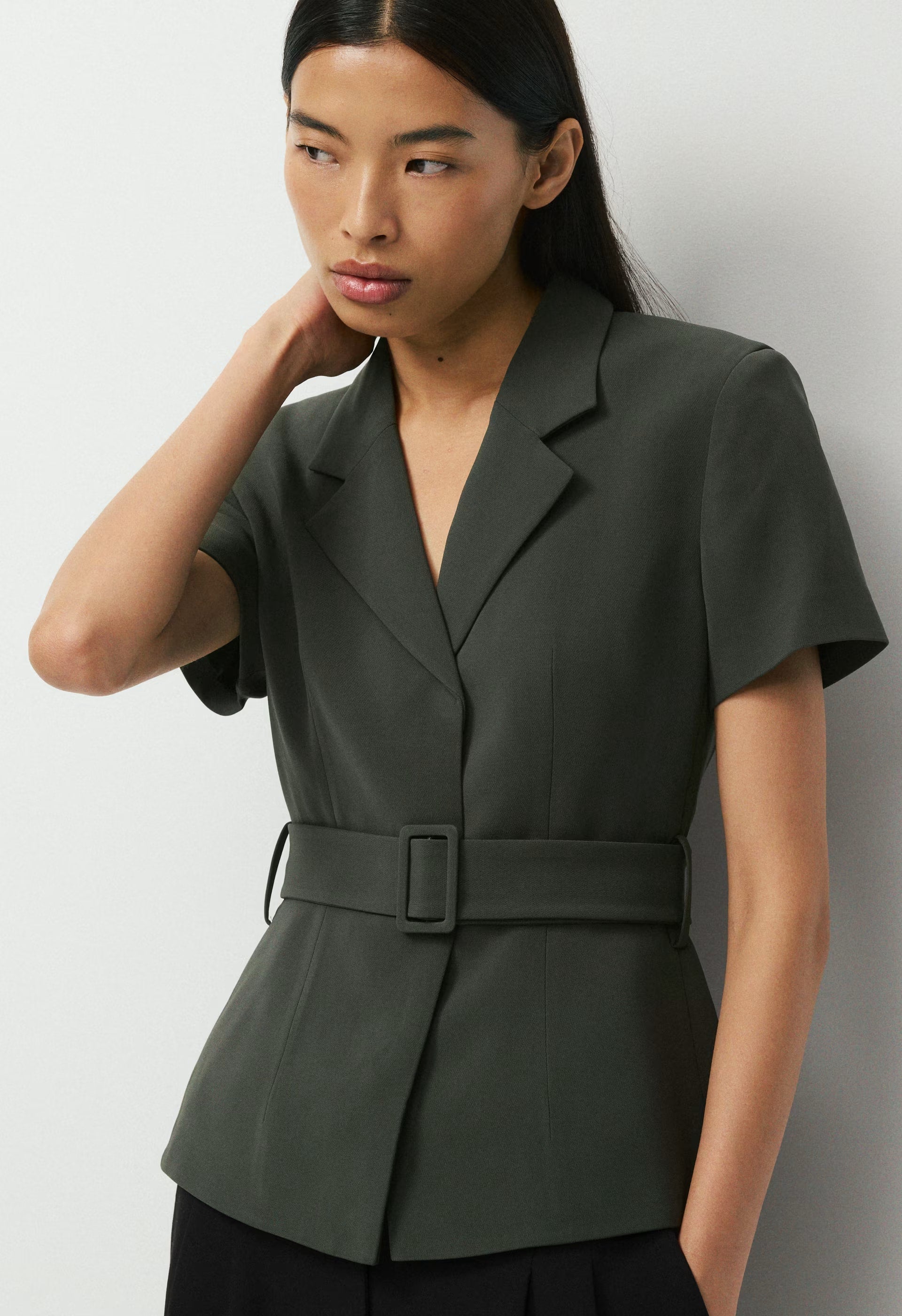 Brynn Shortsleeve Blazer - Sway Crepe - FLINT GREEN