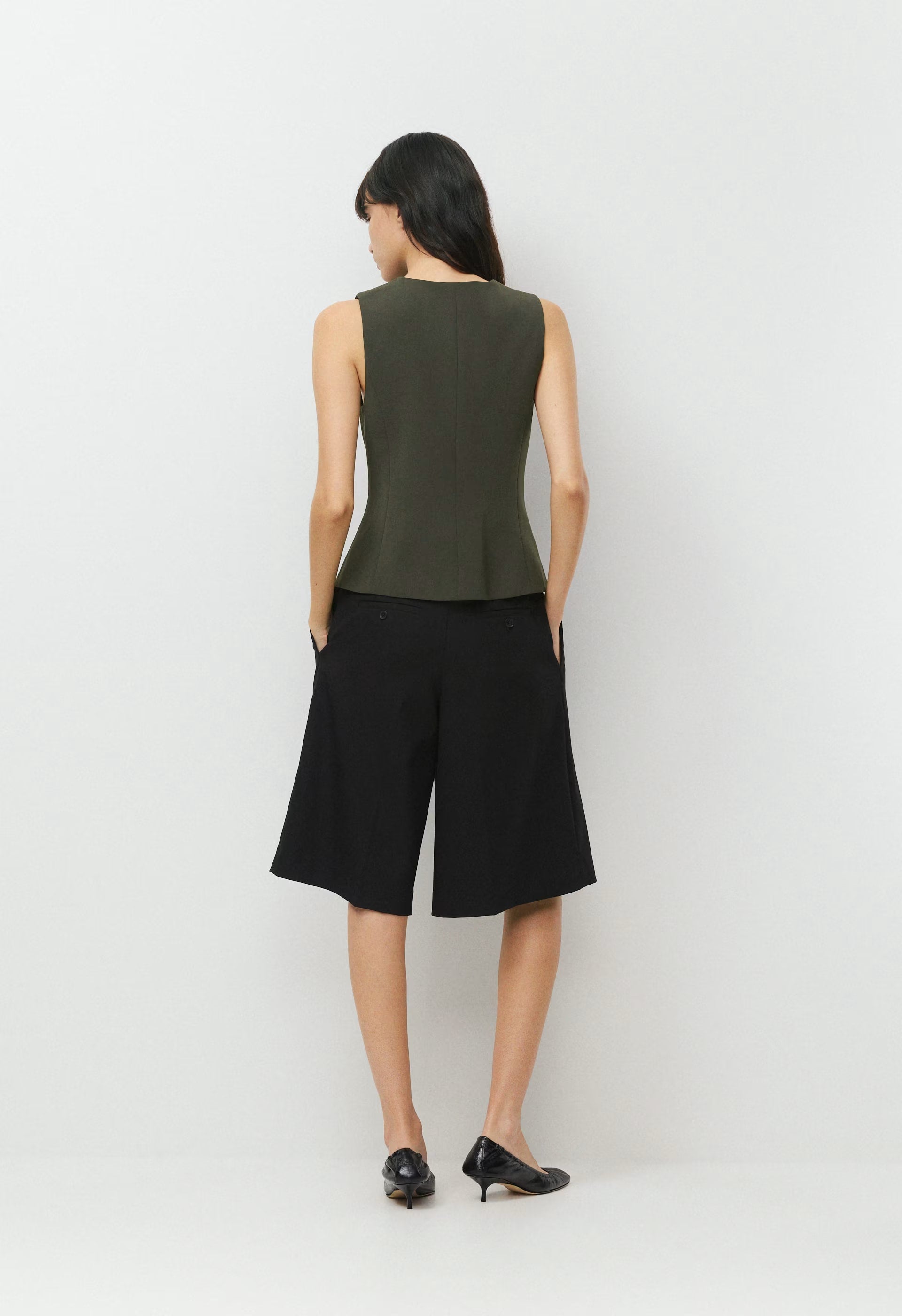 Regal Vest - Crepette™ - FLINT GREEN