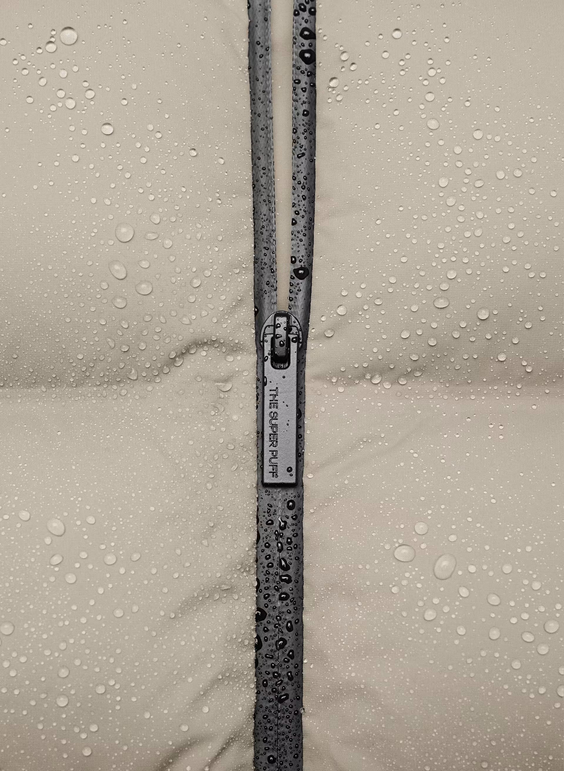 The SuperSnug Puff₂O™ Long - Rainstop™ - MODERN TAUPE