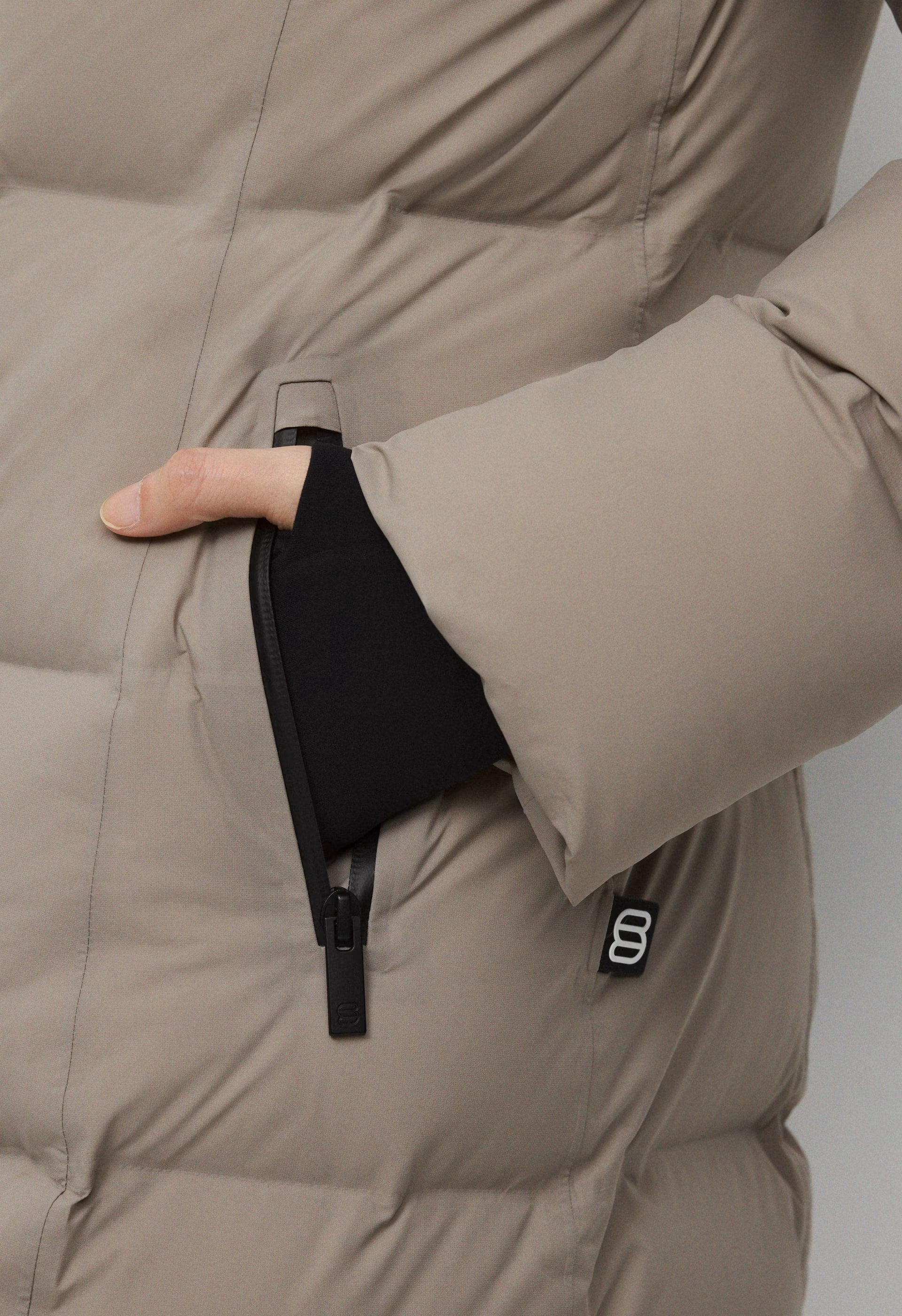 The SuperSnug Puff₂O™ Long - Rainstop™ - MODERN TAUPE