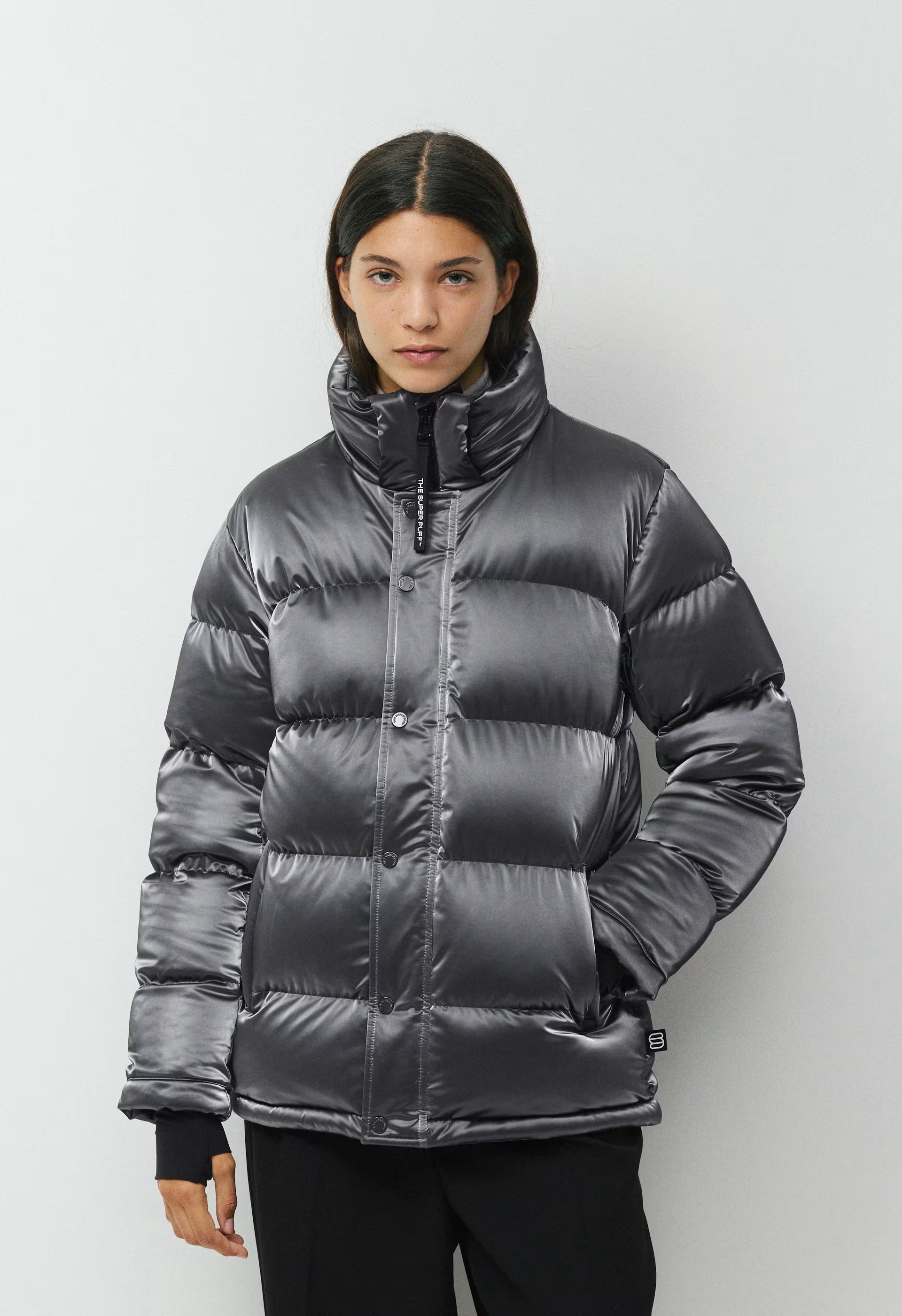 The Super Puff™ - Liquid Shine - ELEGANT CHARCOAL