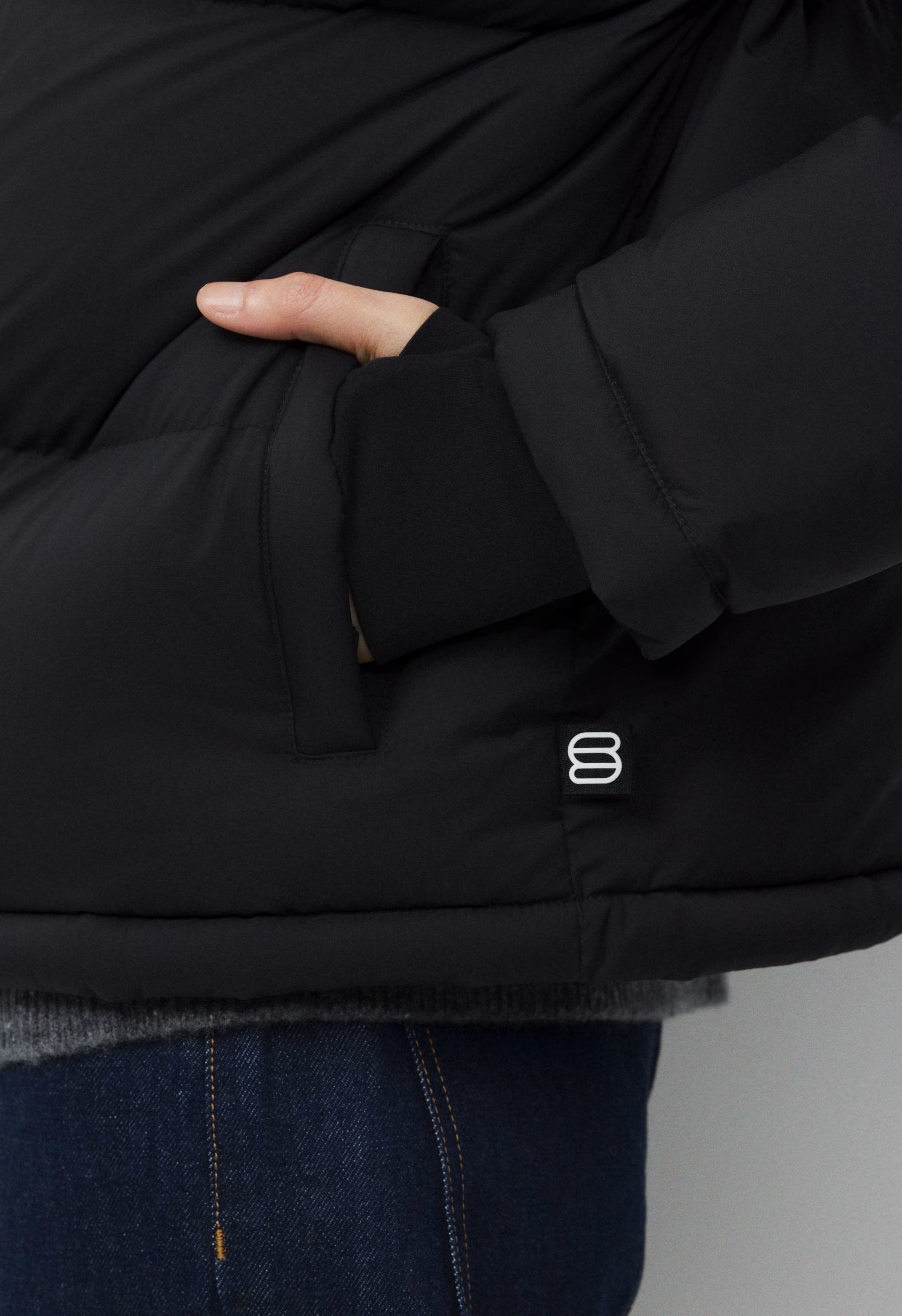 The Super Puff™ Shorty - cliMATTE™ - BLACK