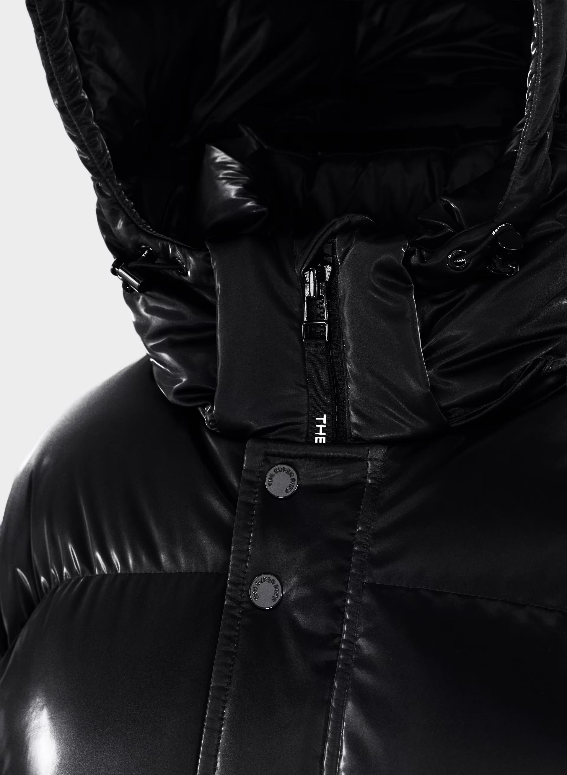 The Super Puff™ Shorty - Liquid Shine - BLACK
