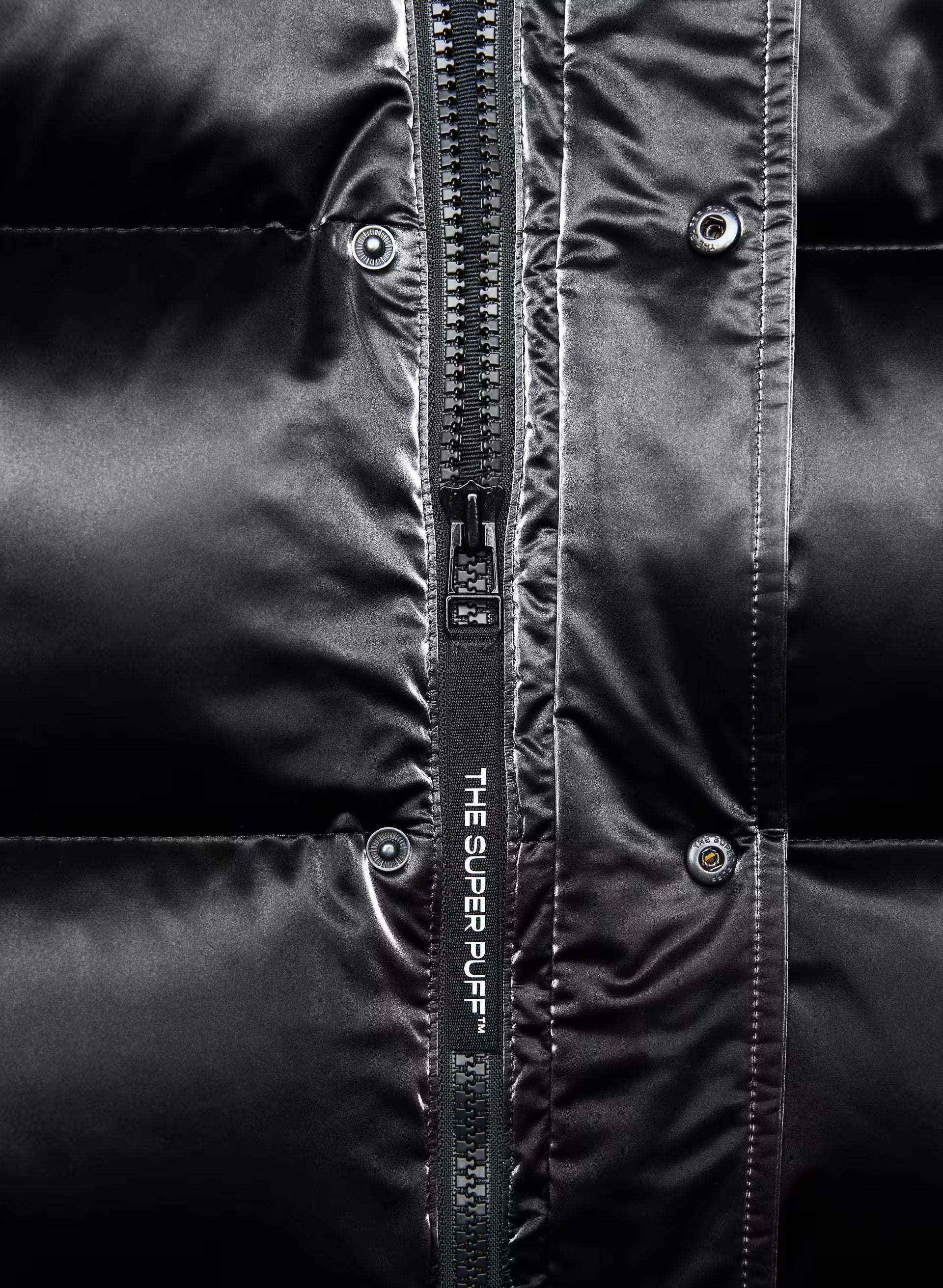 The Super Puff™ Shorty - Liquid Shine - BLACK