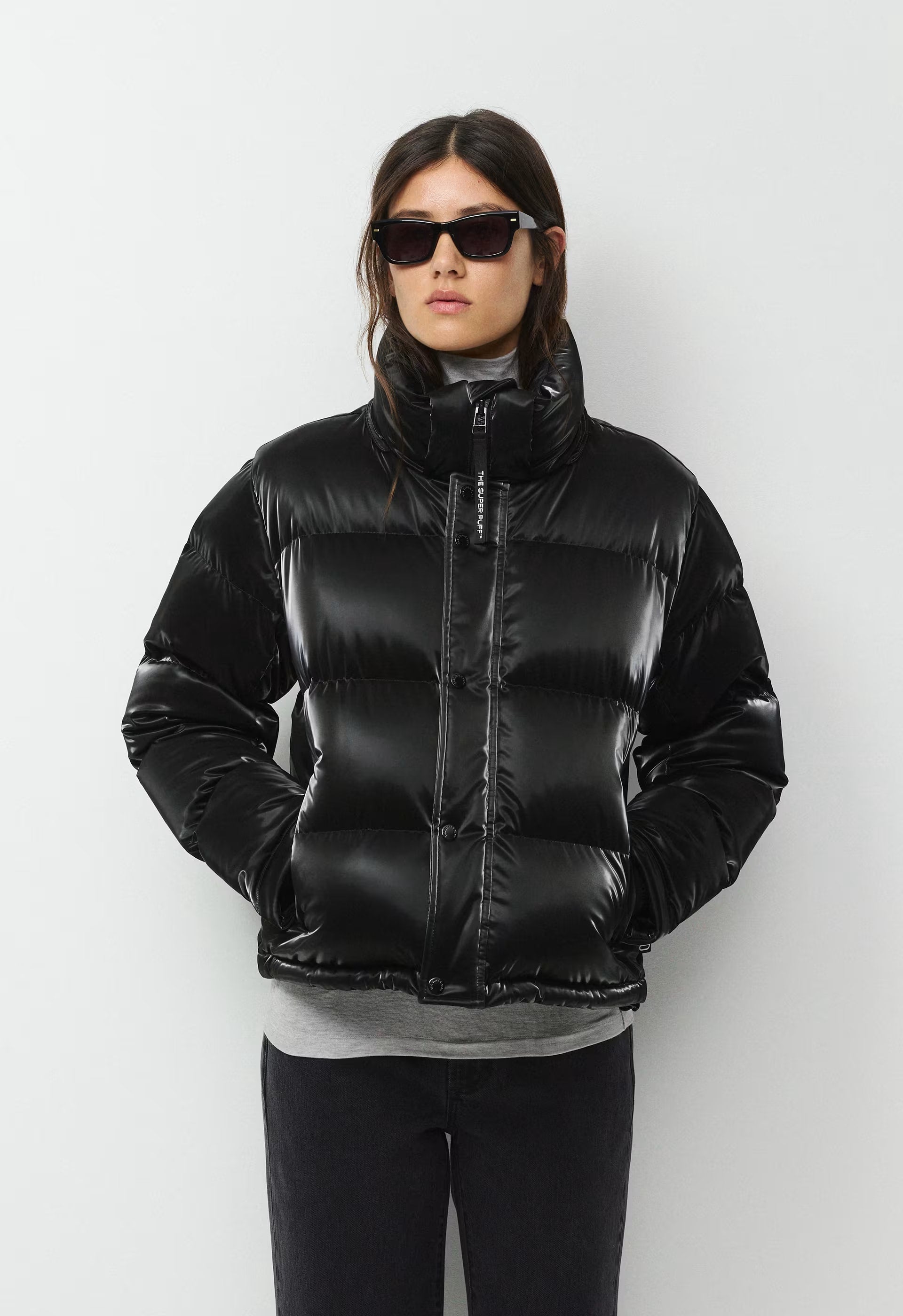The Super Puff™ Shorty - Liquid Shine - BLACK