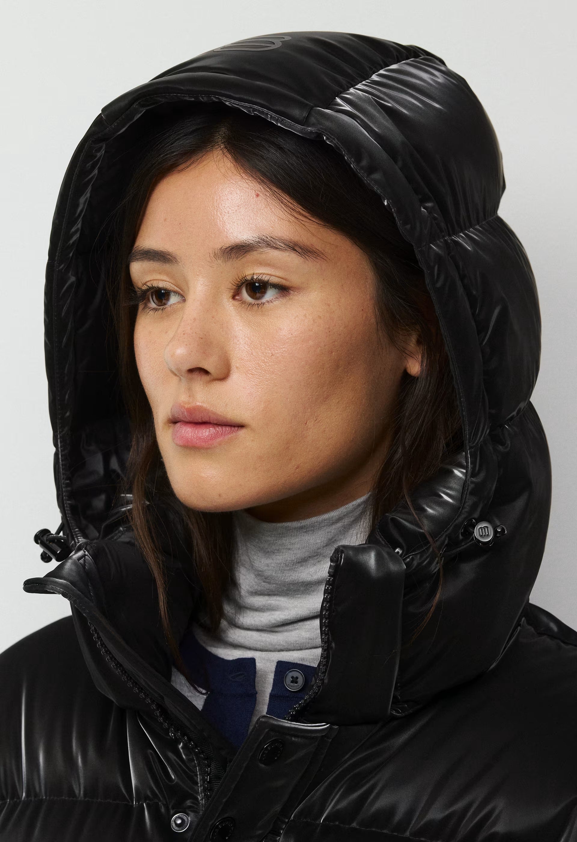 The Super Puff™ Shorty - Liquid Shine - BLACK