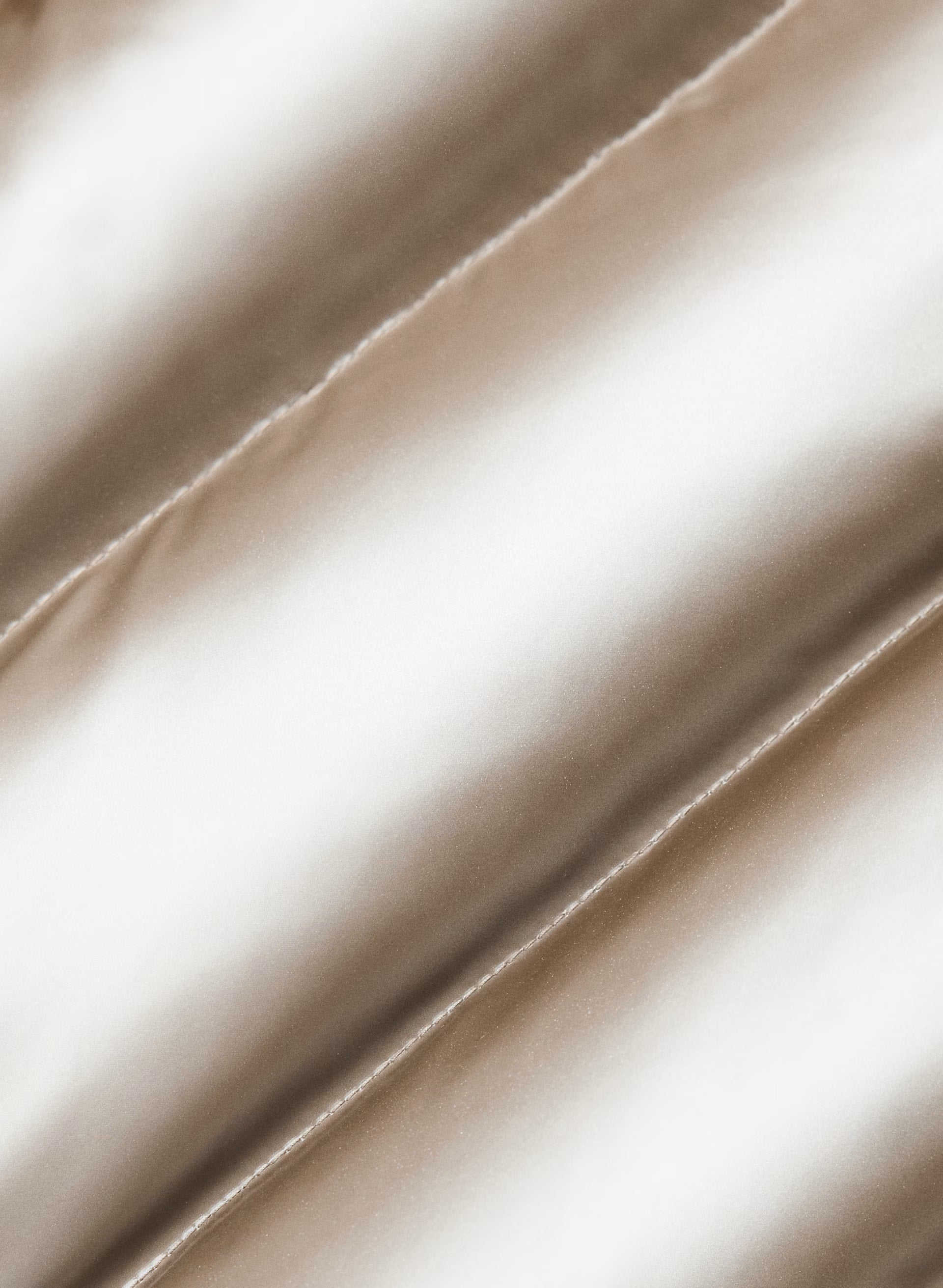 The Super Puff™ Shorty - Liquid Shine - MODERN TAUPE