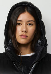 The Super Puff™ Vest - Liquid Shine - BLACK