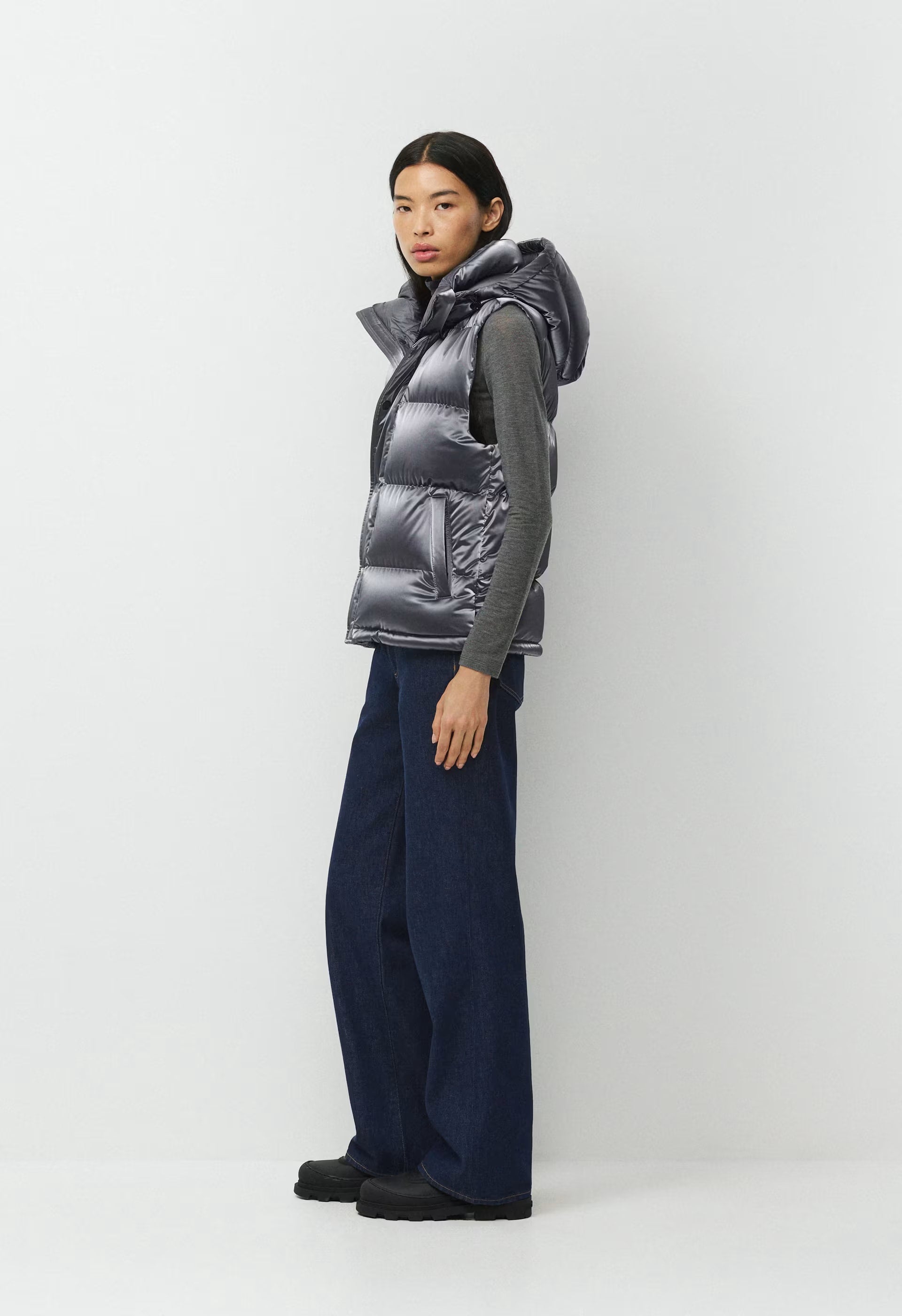 The Super Puff™ Vest - Liquid Shine - COAL GREY
