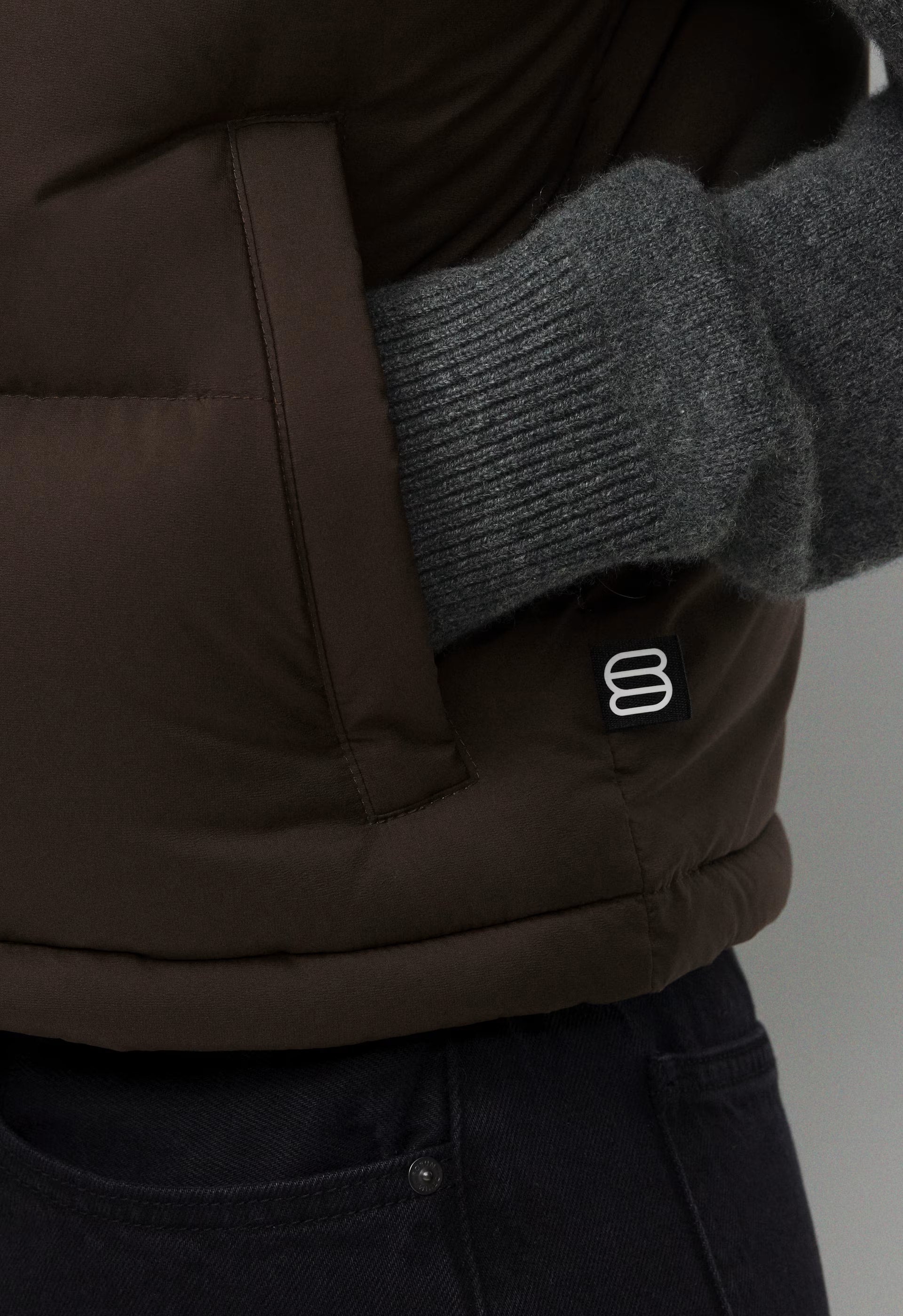 The Super Puff™ Shorty Vest - cliMATTE™ - RICH MOCHA BROWN
