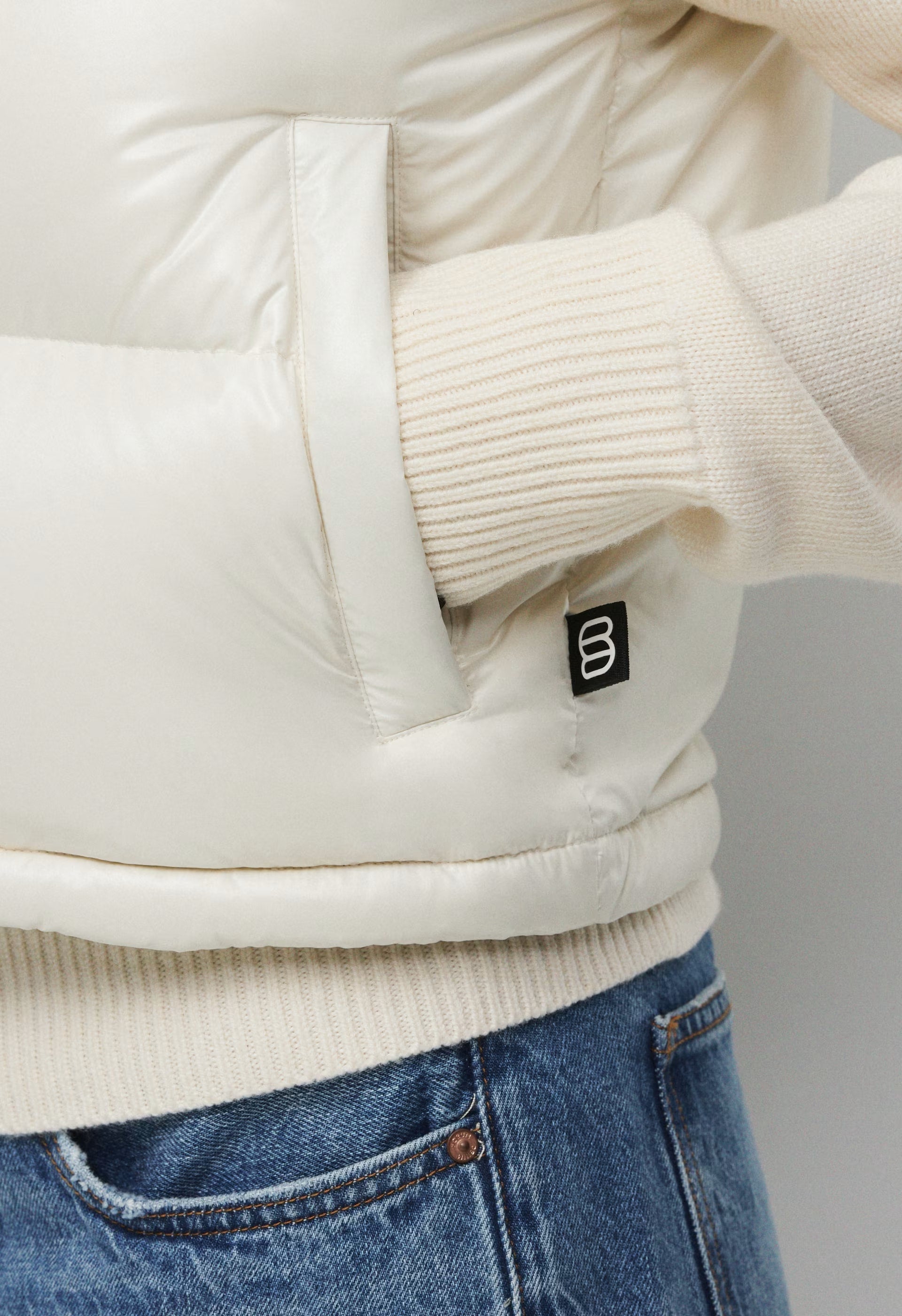 The Super Puff™ Shorty Vest - Hi-Gloss - BIRCH
