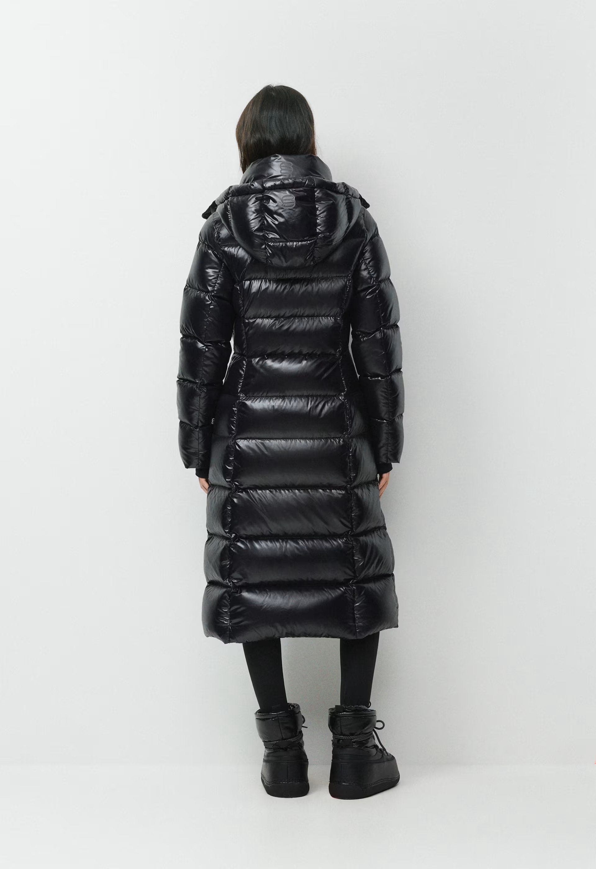 The SuperSnug Puff™ Long - cliMATTE™ - Hi-Gloss - BLACK