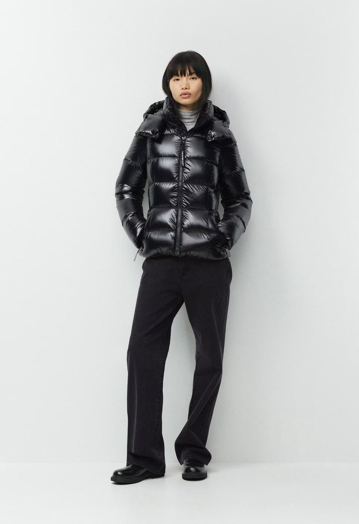 The SuperSnug Puff™ - Hi-Gloss - BLACK