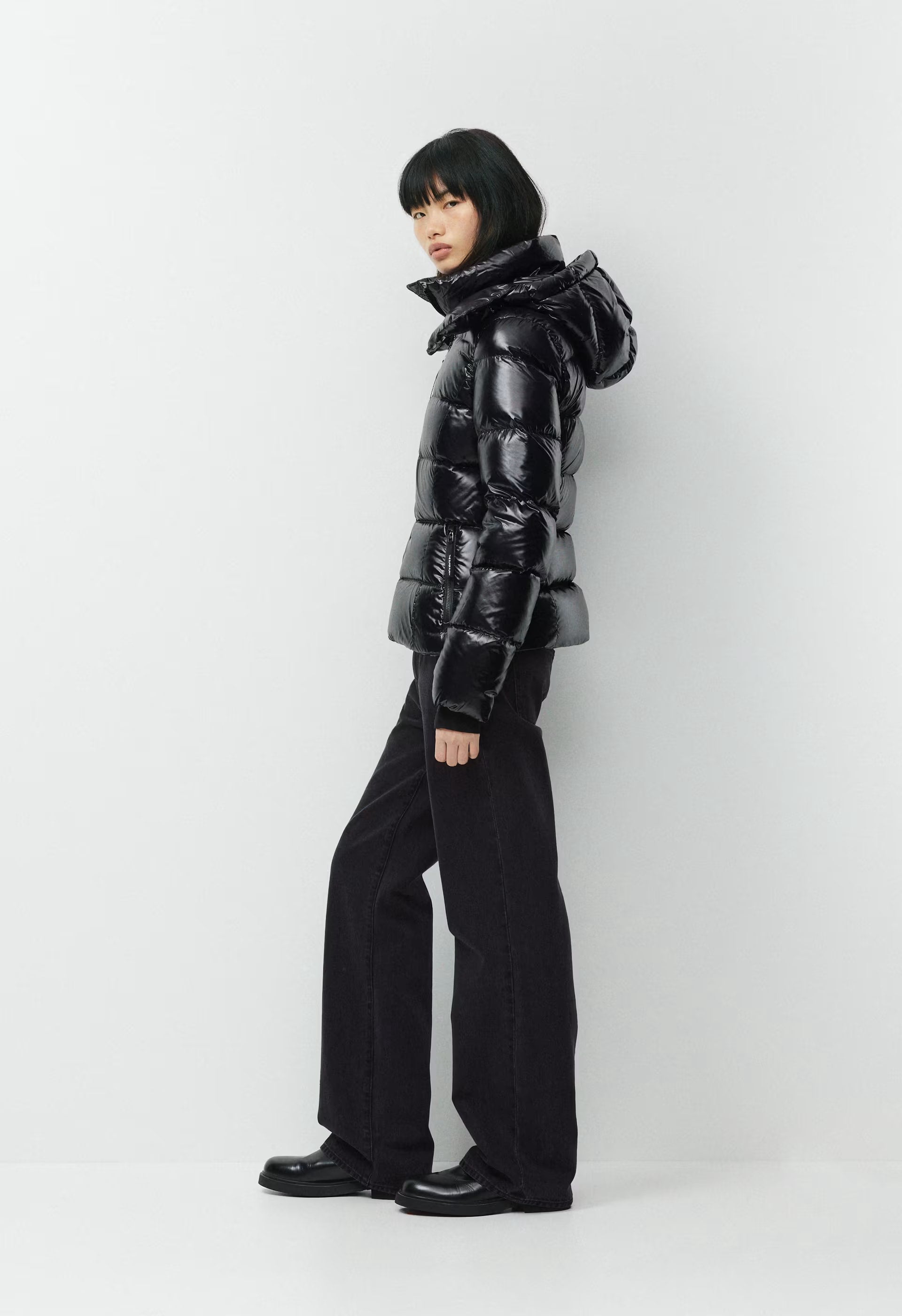 The SuperSnug Puff™ - Hi-Gloss - BLACK