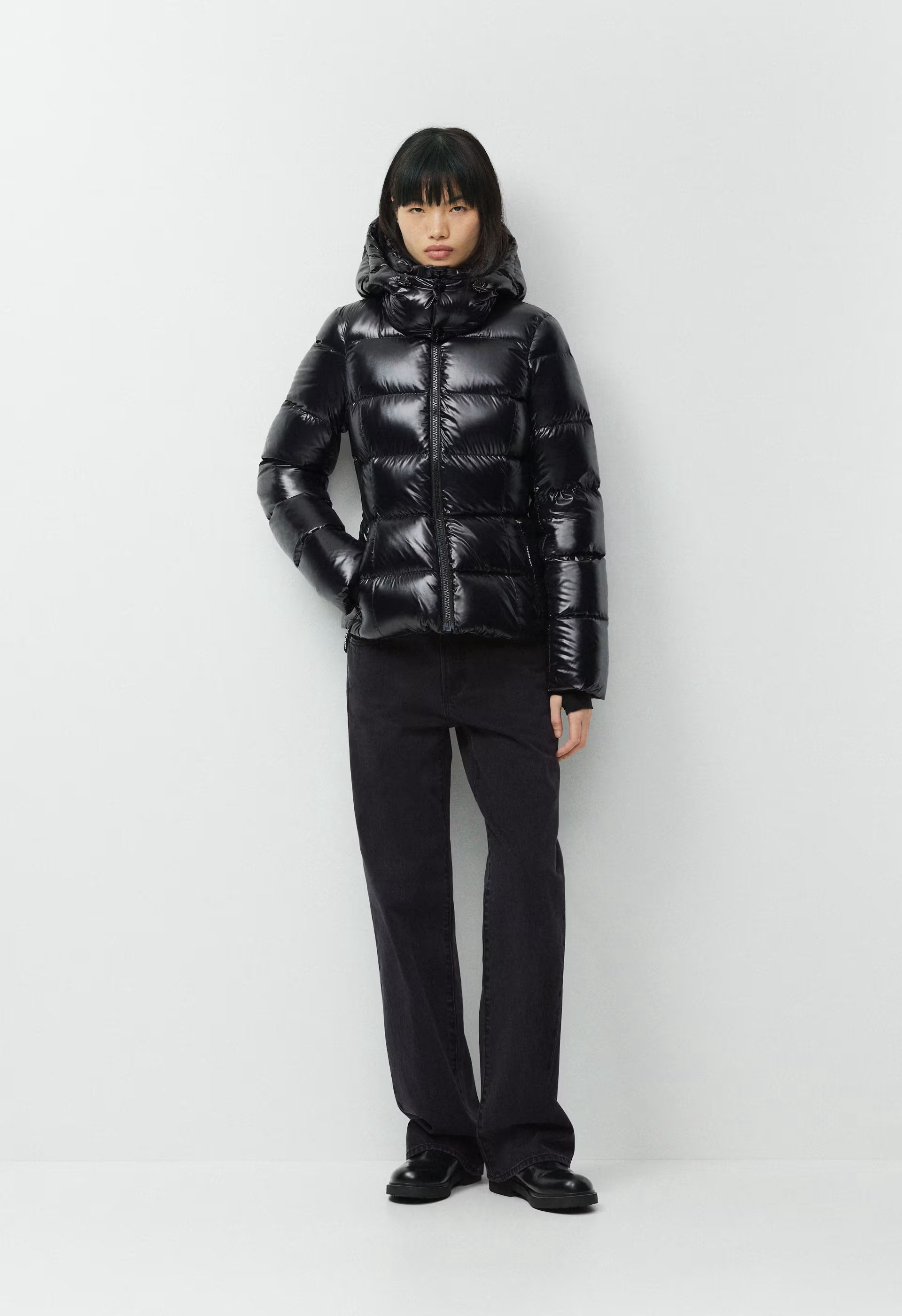 The SuperSnug Puff™ - Hi-Gloss - BLACK