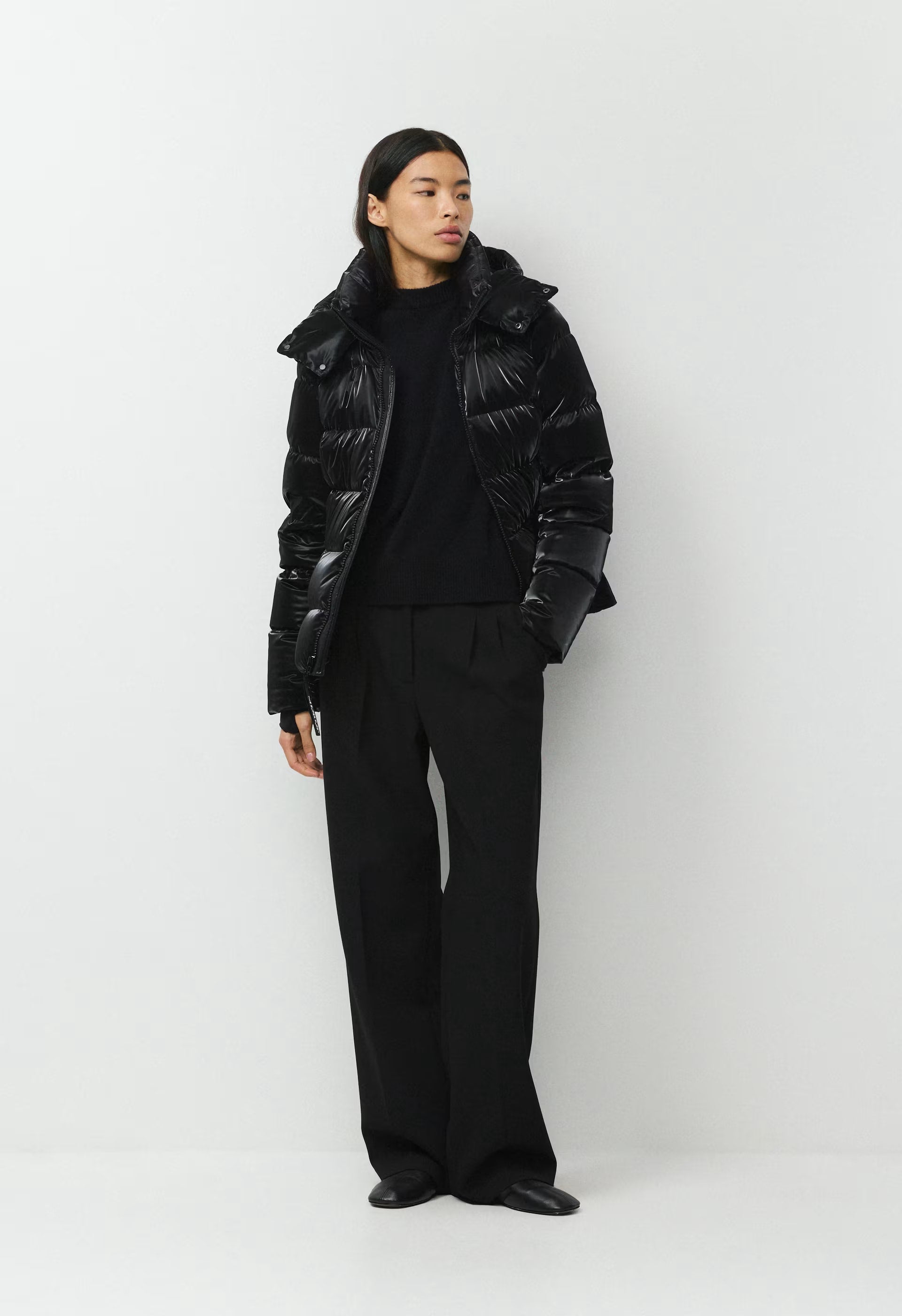 The SuperSnug Puff™ - Liquid Shine - BLACK