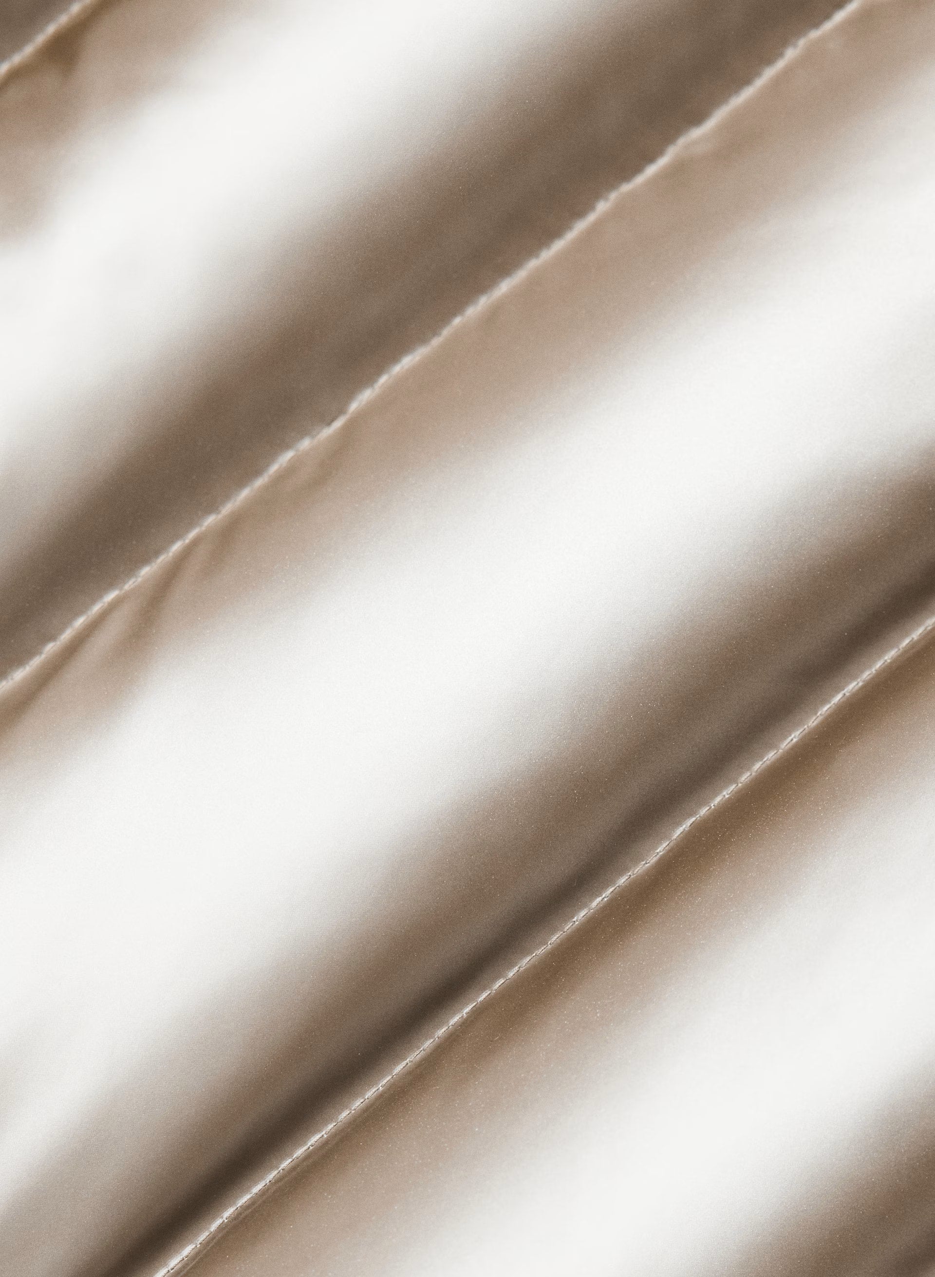 The SuperSnug Puff™ - Liquid Shine - MODERN TAUPE