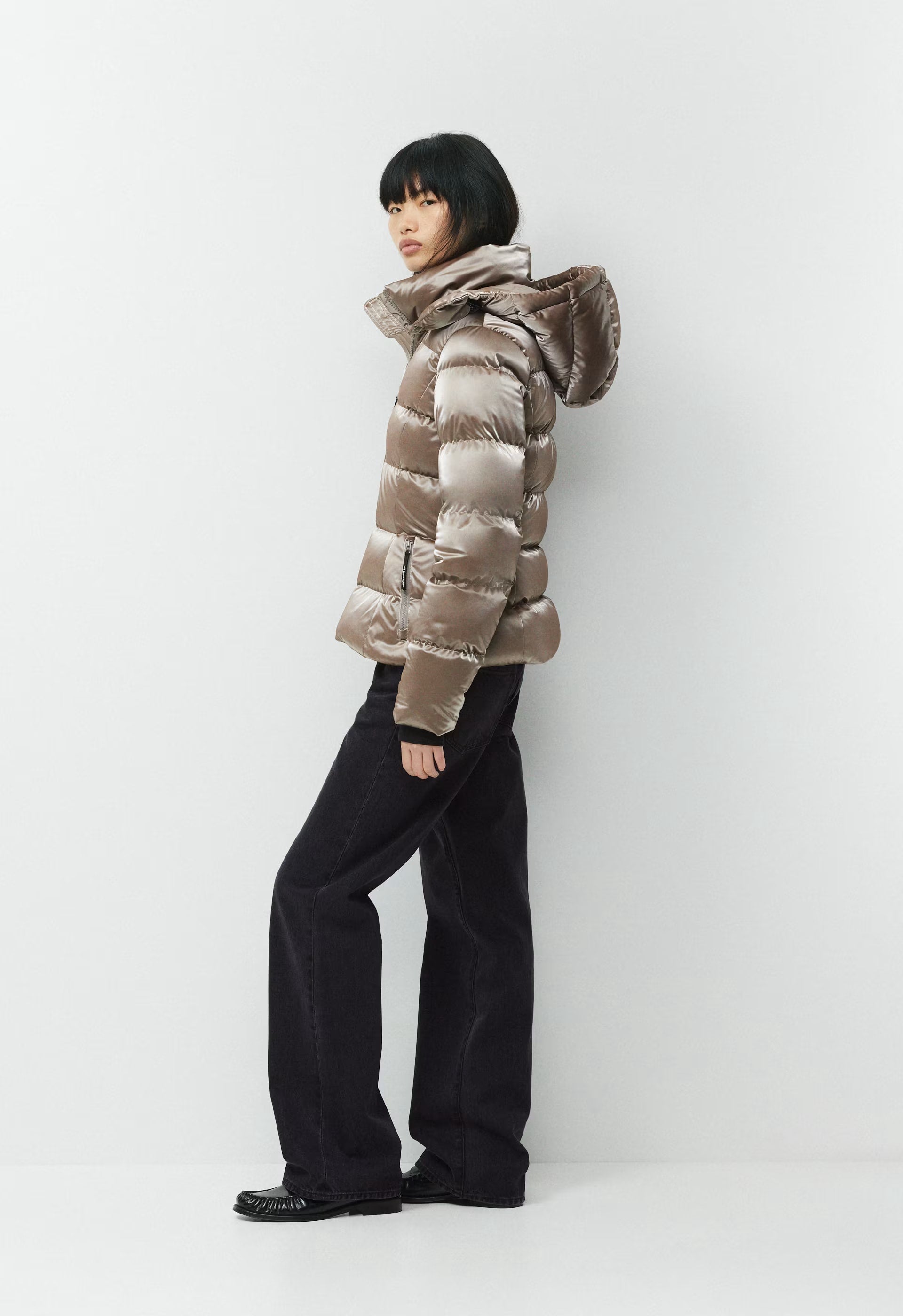 The SuperSnug Puff™ - Liquid Shine - MODERN TAUPE